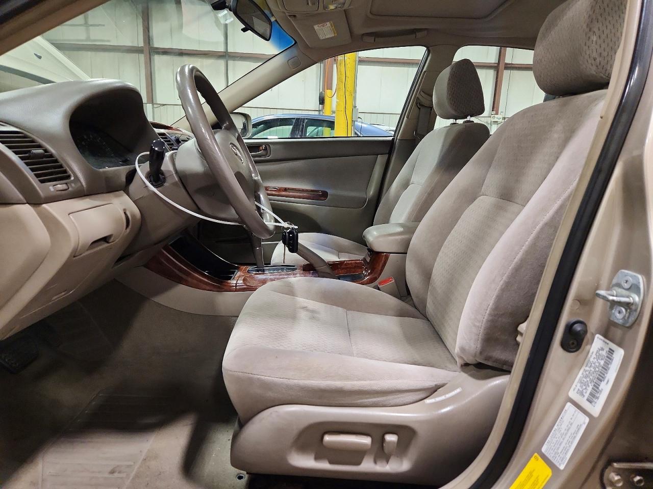 2003 Toyota Camry Le V6 Beige vin: 4T1BF30K33U565720