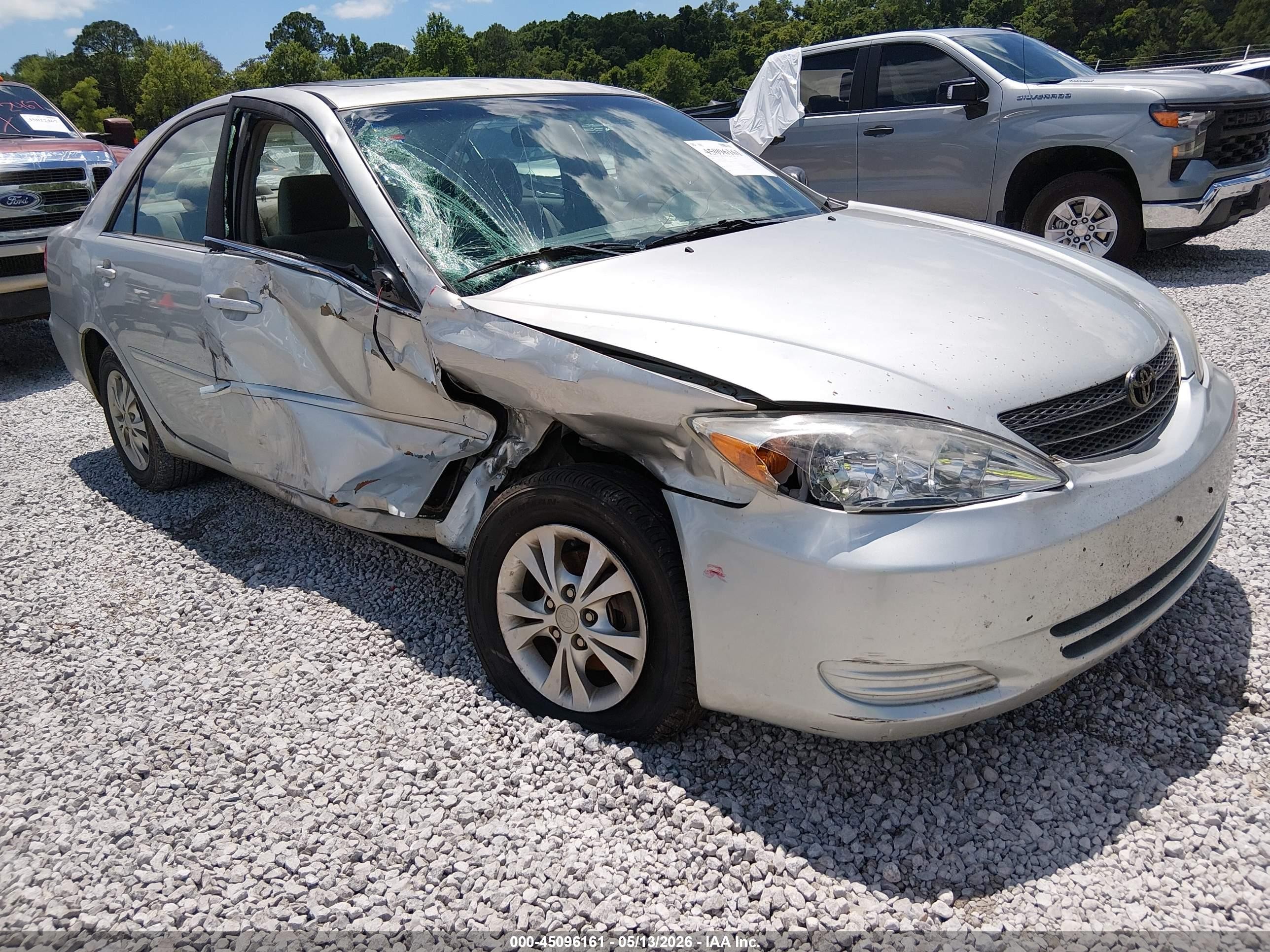 2004 Toyota Camry Le V6 Silver vin: 4T1BF30K34U069088