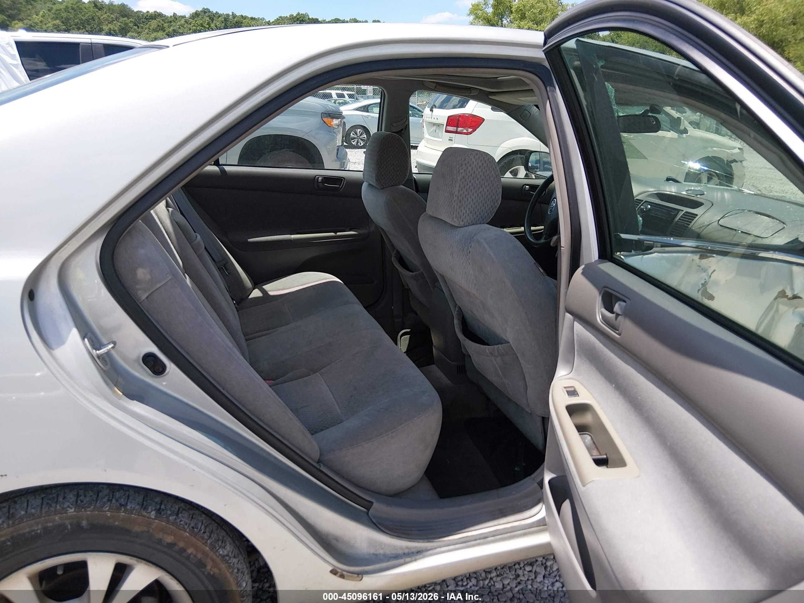 2004 Toyota Camry Le V6 Серебряный vin: 4T1BF30K34U069088
