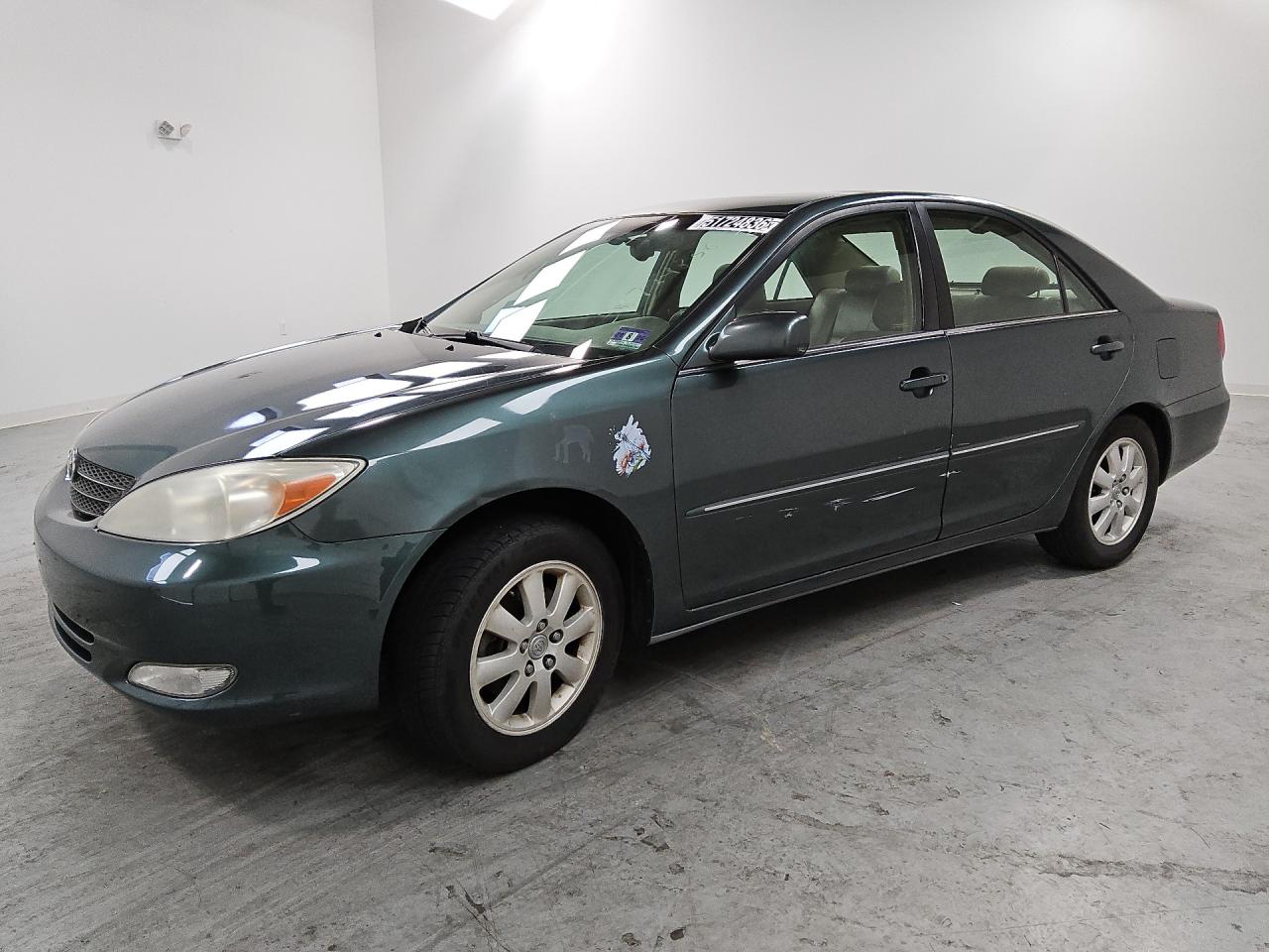 2004 Toyota Camry Xle V6 Green vin: 4T1BF30K34U074176 Damage: Left Front Fender, Previous Repair, Substandard Repair
