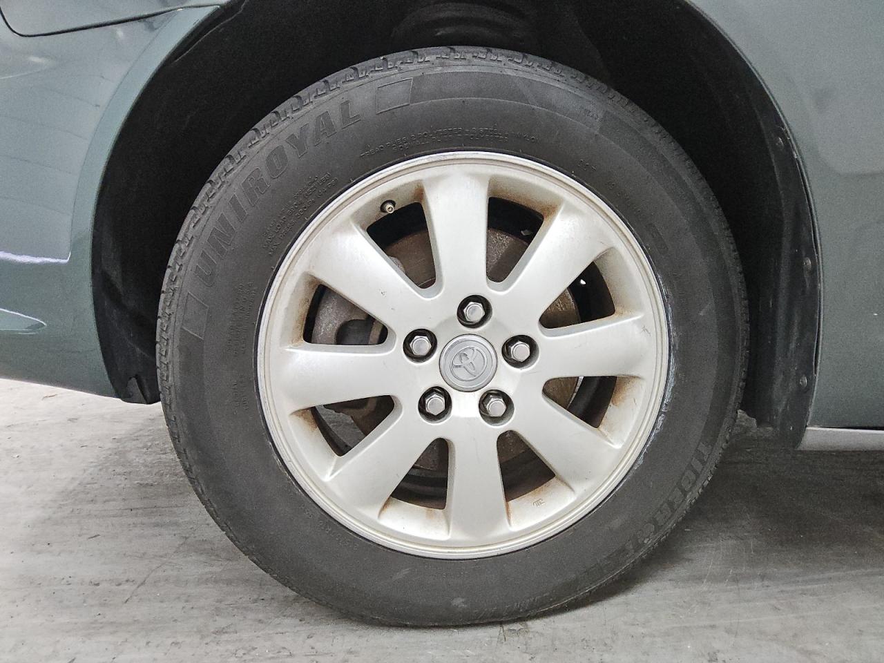 2004 Toyota Camry Xle V6 Green vin: 4T1BF30K34U074176 Damage: Left Rear Wheel, Curb Rash, > 12 Inches