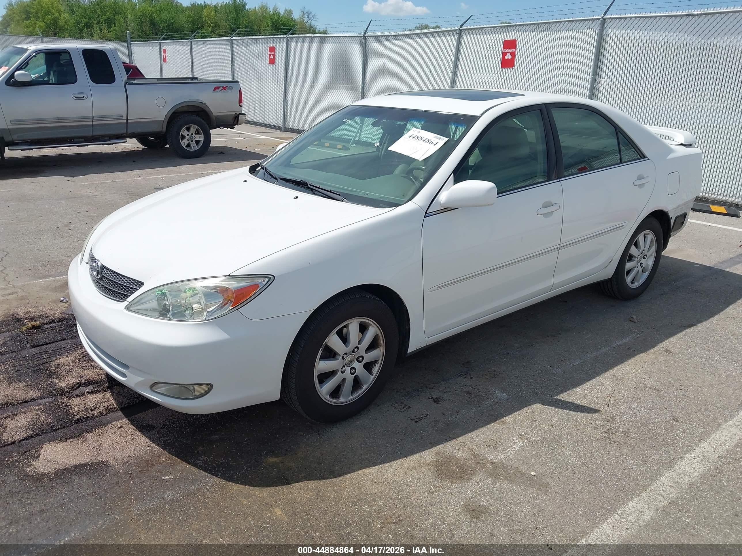 2004 Toyota Camry Xle V6 White vin: 4T1BF30K44U063333