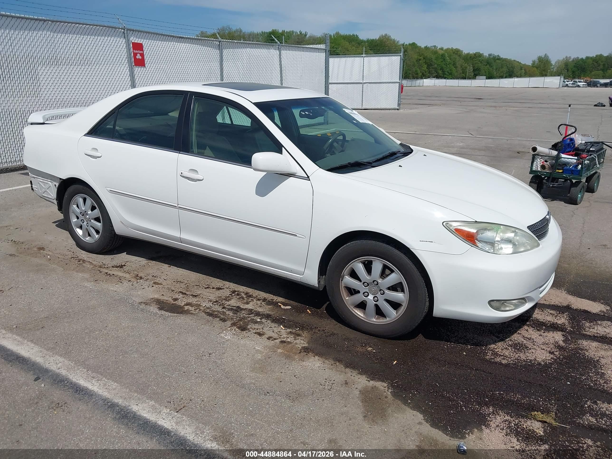2004 Toyota Camry Xle V6 White vin: 4T1BF30K44U063333