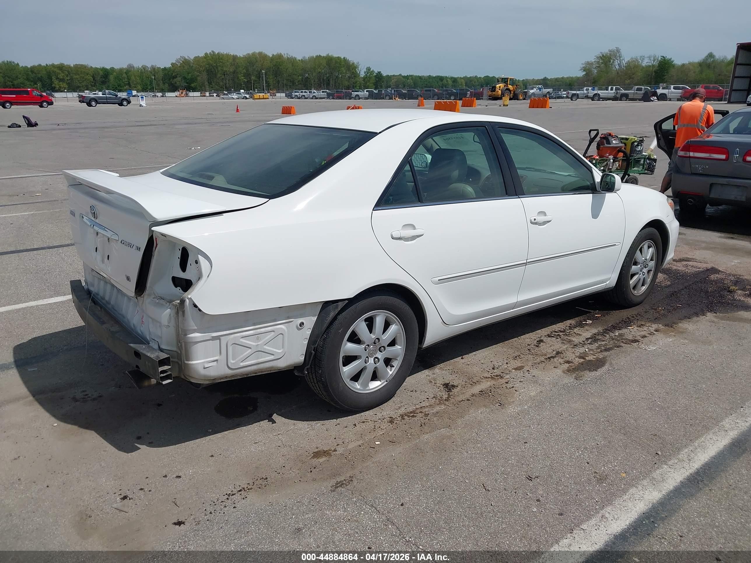 2004 Toyota Camry Xle V6 White vin: 4T1BF30K44U063333