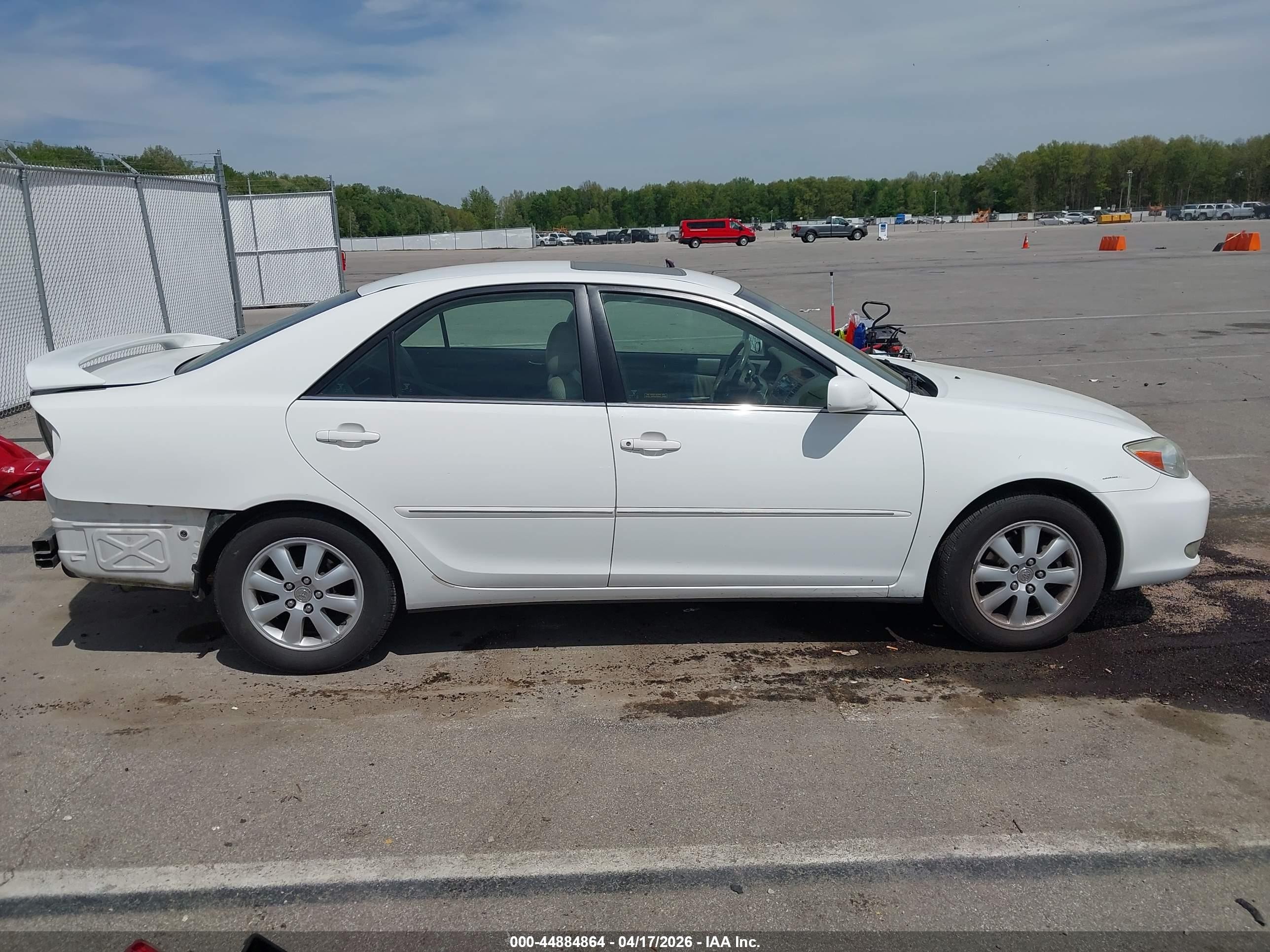 2004 Toyota Camry Xle V6 White vin: 4T1BF30K44U063333