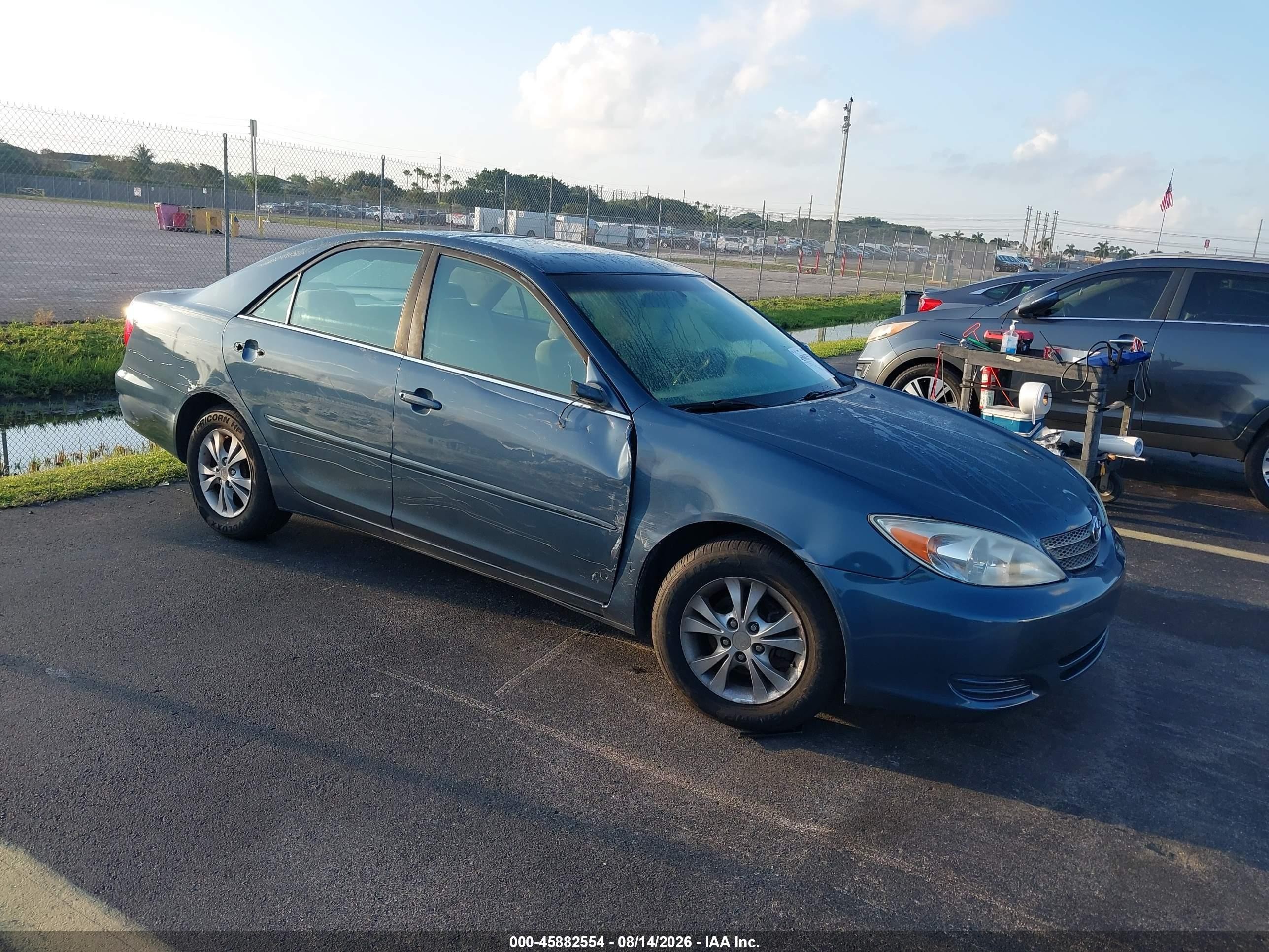 2004 Toyota Camry Le V6 Blue vin: 4T1BF30K44U570376