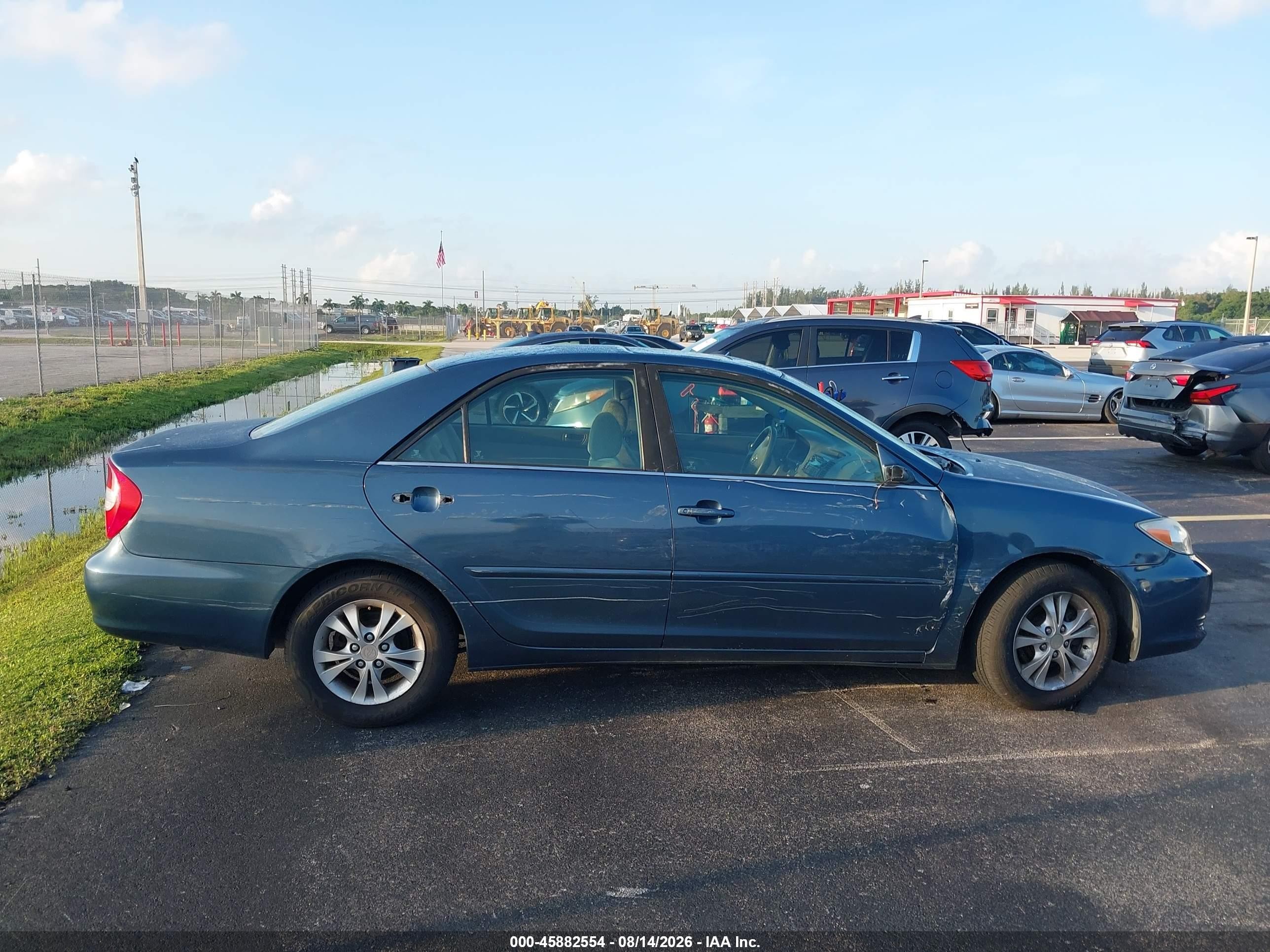 2004 Toyota Camry Le V6 Blue vin: 4T1BF30K44U570376