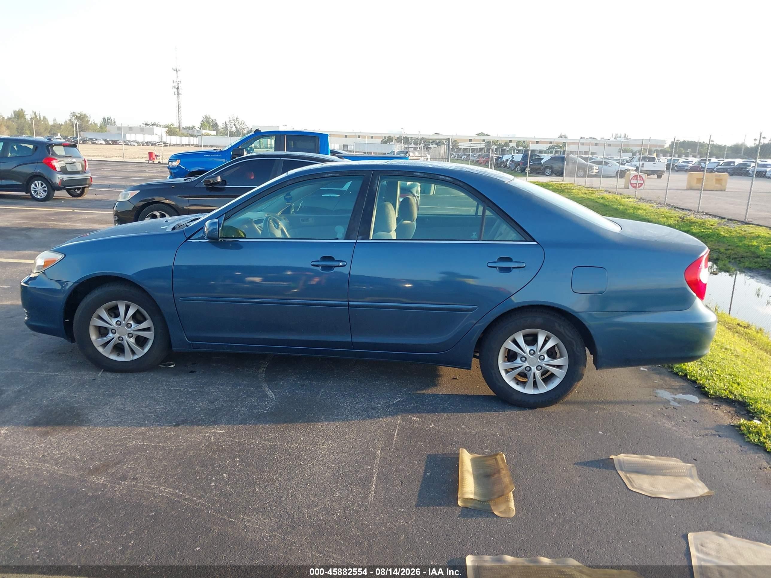 2004 Toyota Camry Le V6 Blue vin: 4T1BF30K44U570376