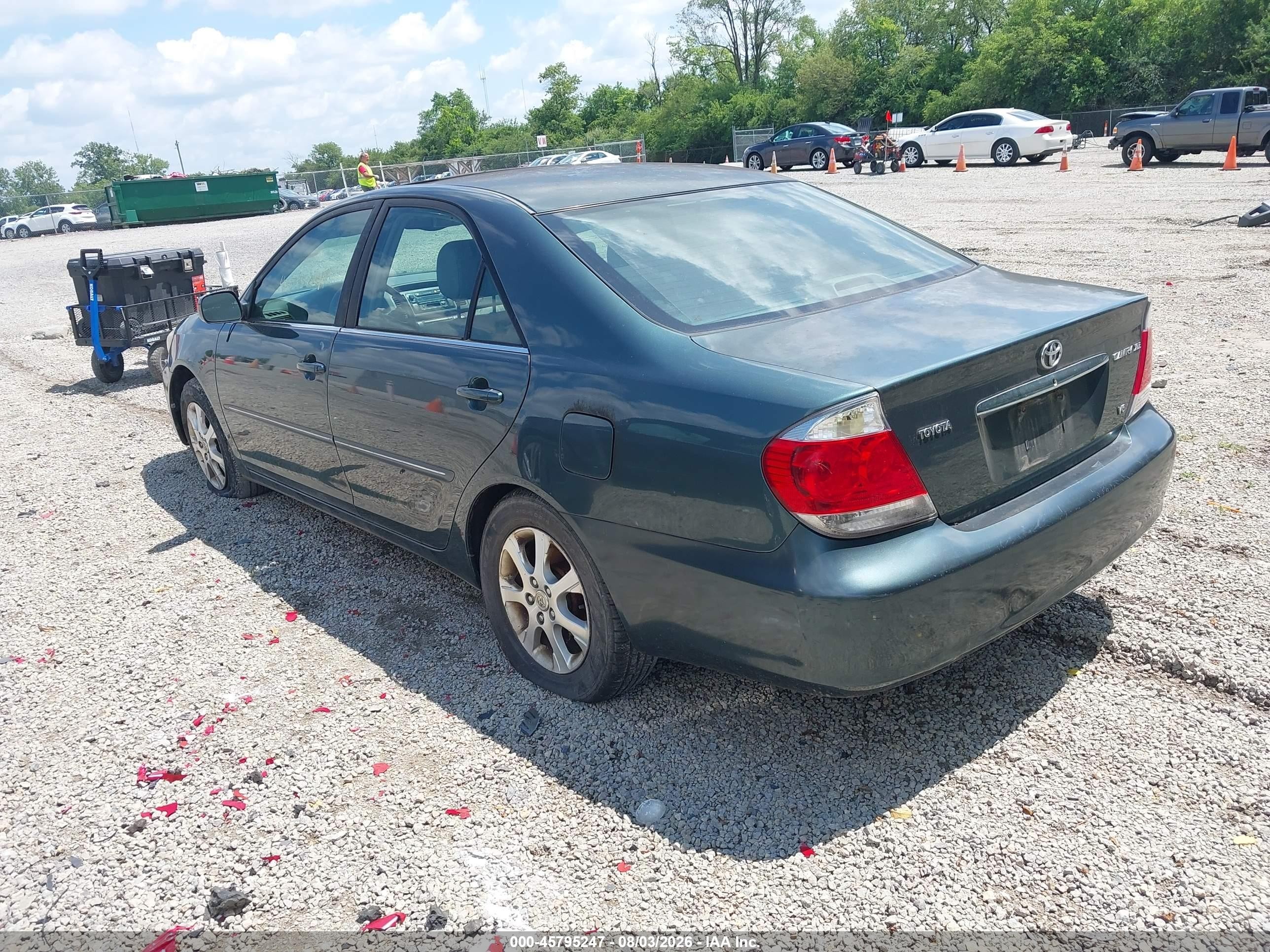 2005 Toyota Camry Xle V6 Зеленый vin: 4T1BF30K45U095216