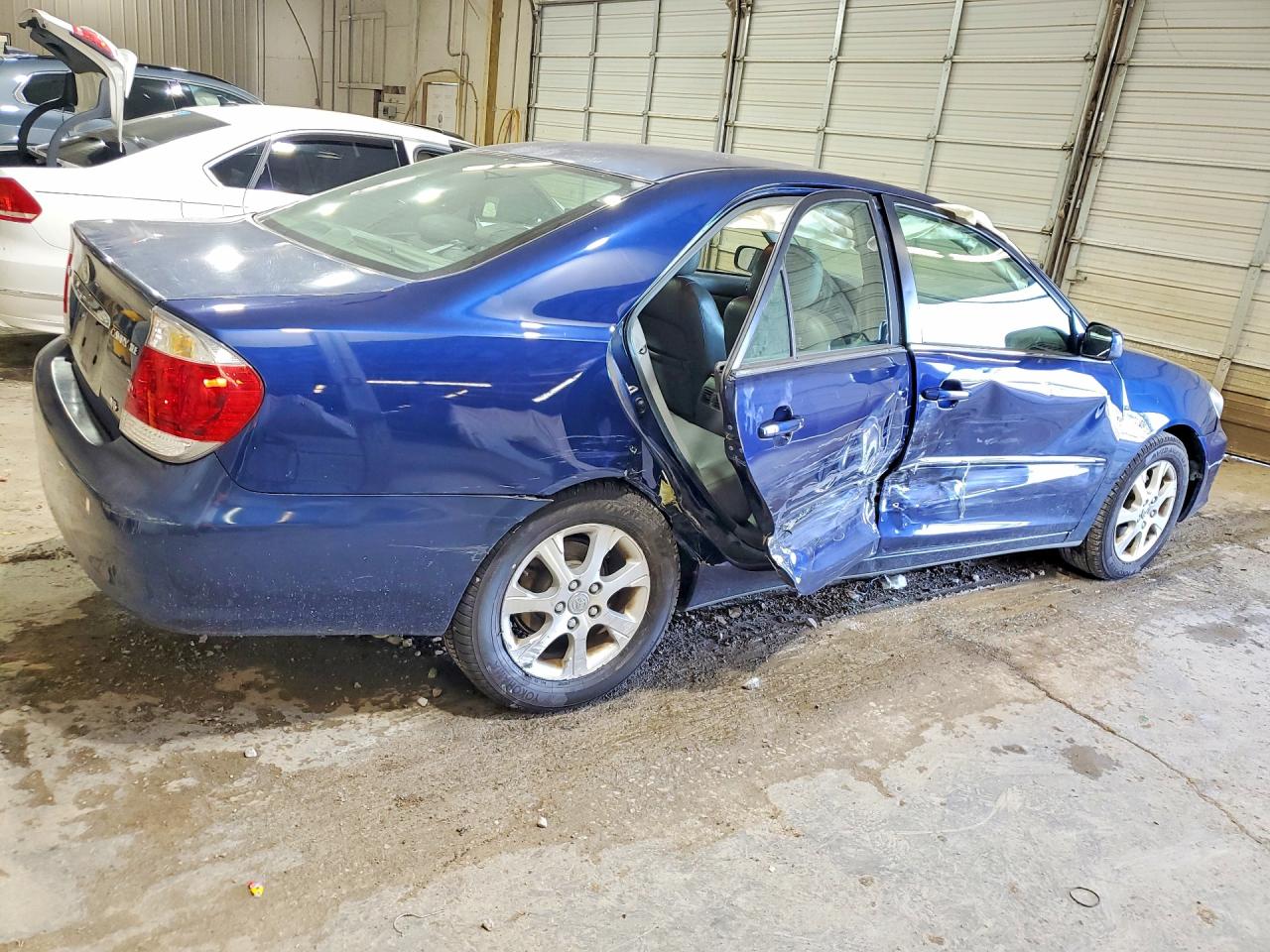 2005 Toyota Camry Xle V6 Blue vin: 4T1BF30K45U101208
