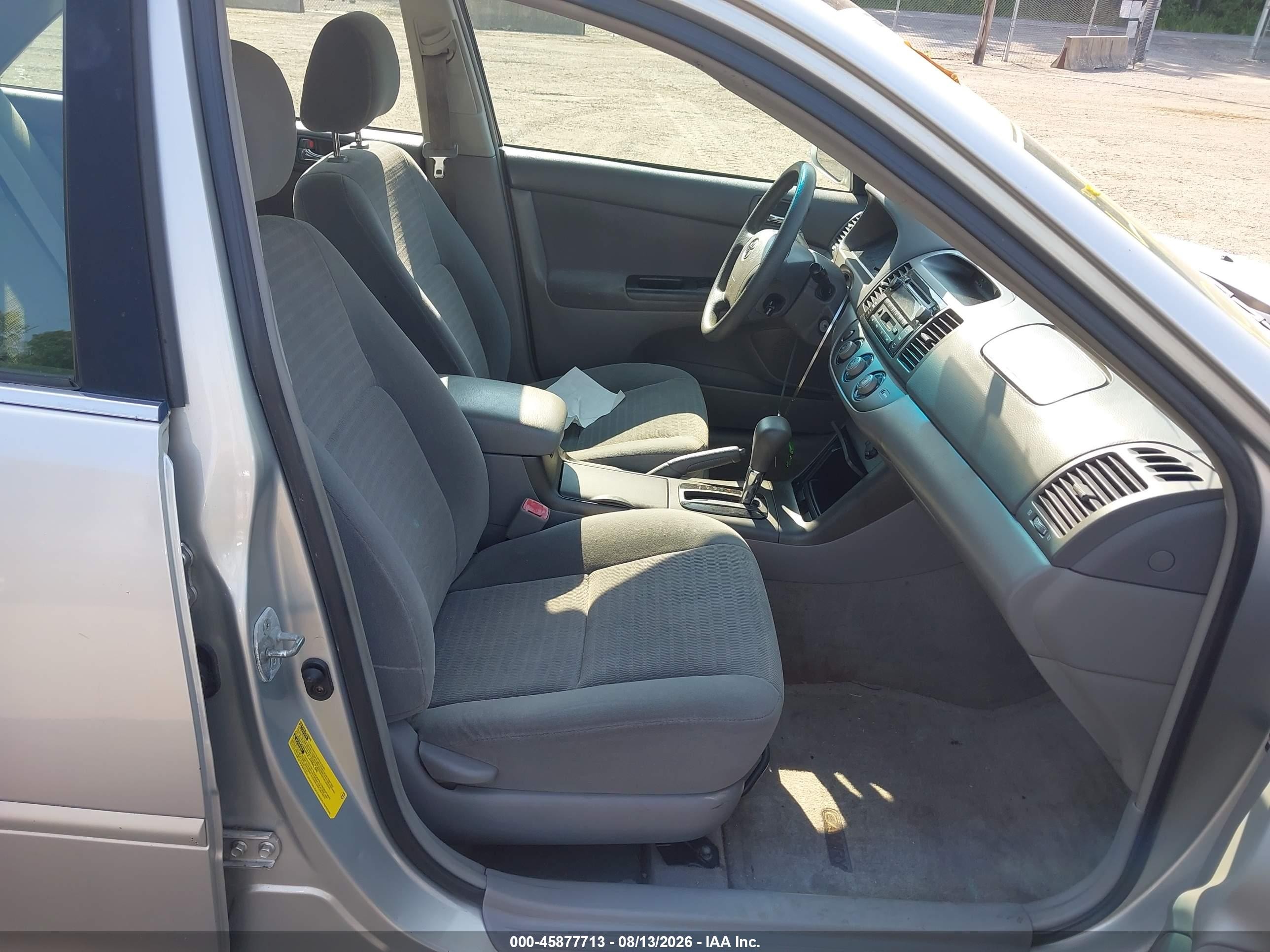 2005 Toyota Camry Le V6 Серебряный vin: 4T1BF30K45U604561