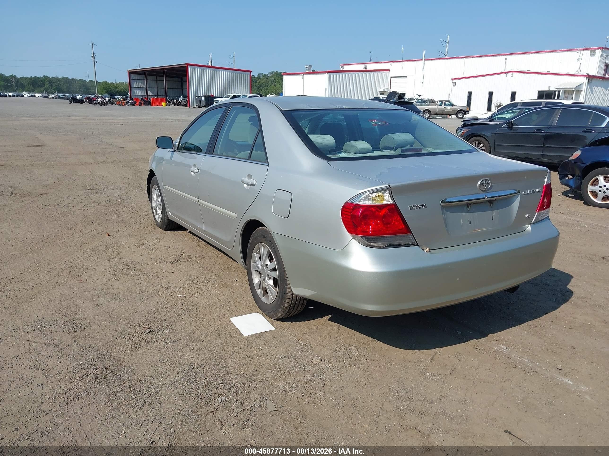 2005 Toyota Camry Le V6 Серебряный vin: 4T1BF30K45U604561