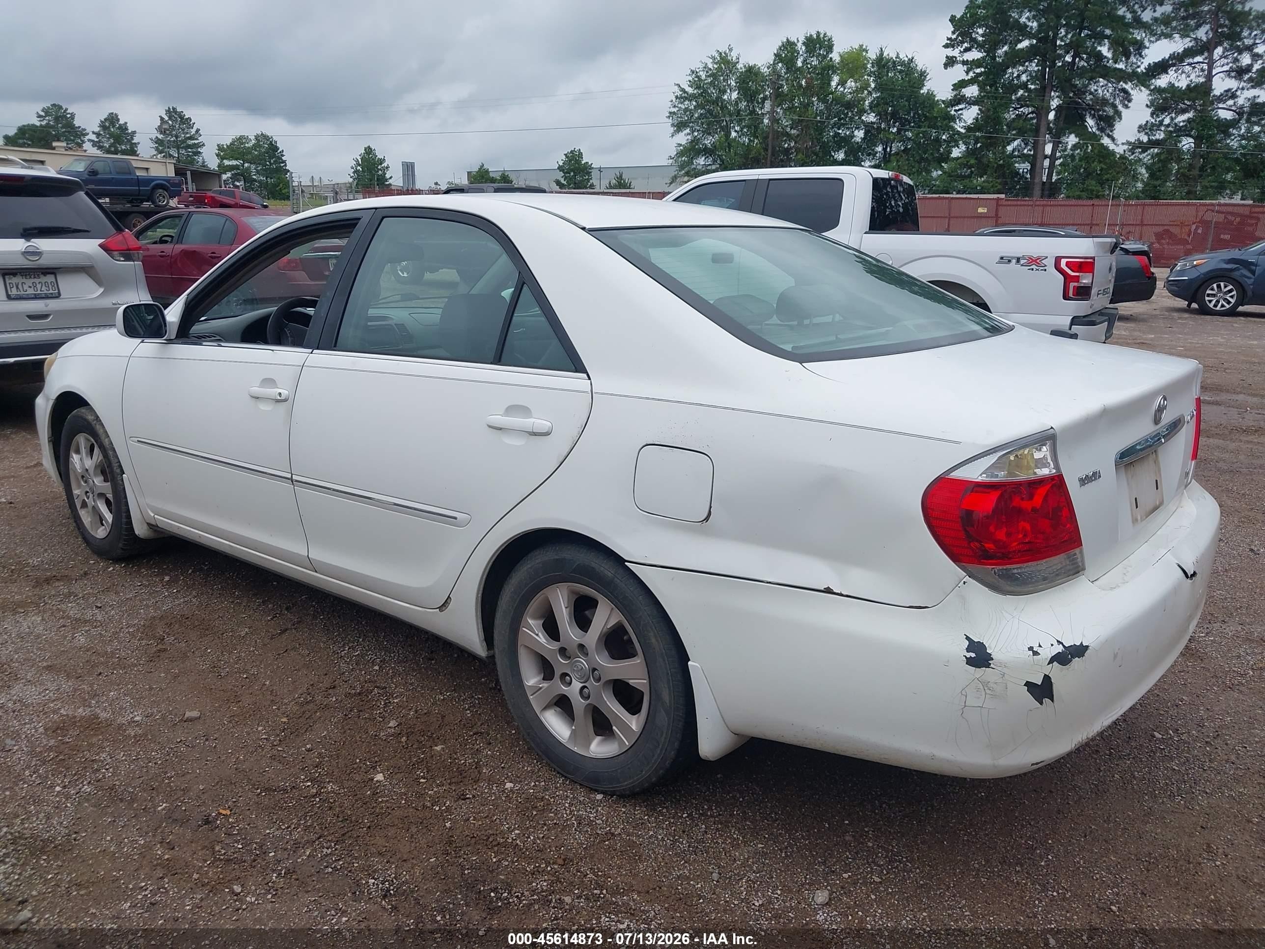 2005 Toyota Camry Xle V6 White vin: 4T1BF30K45U611090