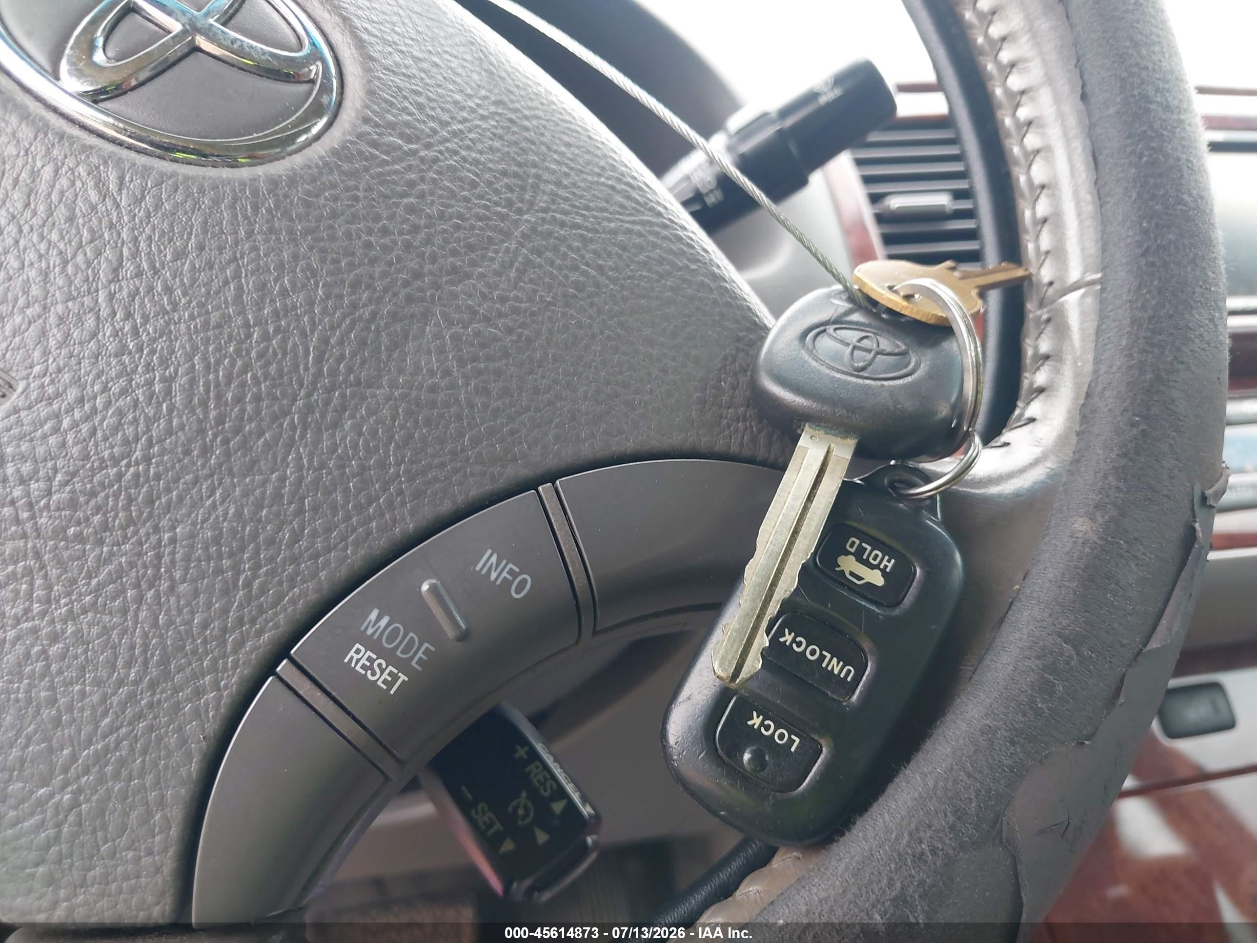 2005 Toyota Camry Xle V6 White vin: 4T1BF30K45U611090