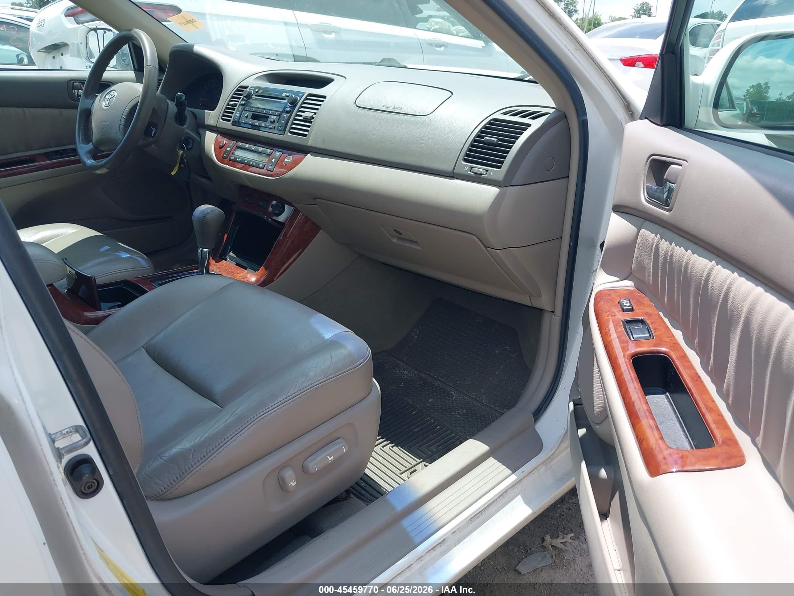 2005 Toyota Camry Xle V6 White vin: 4T1BF30K45U614748