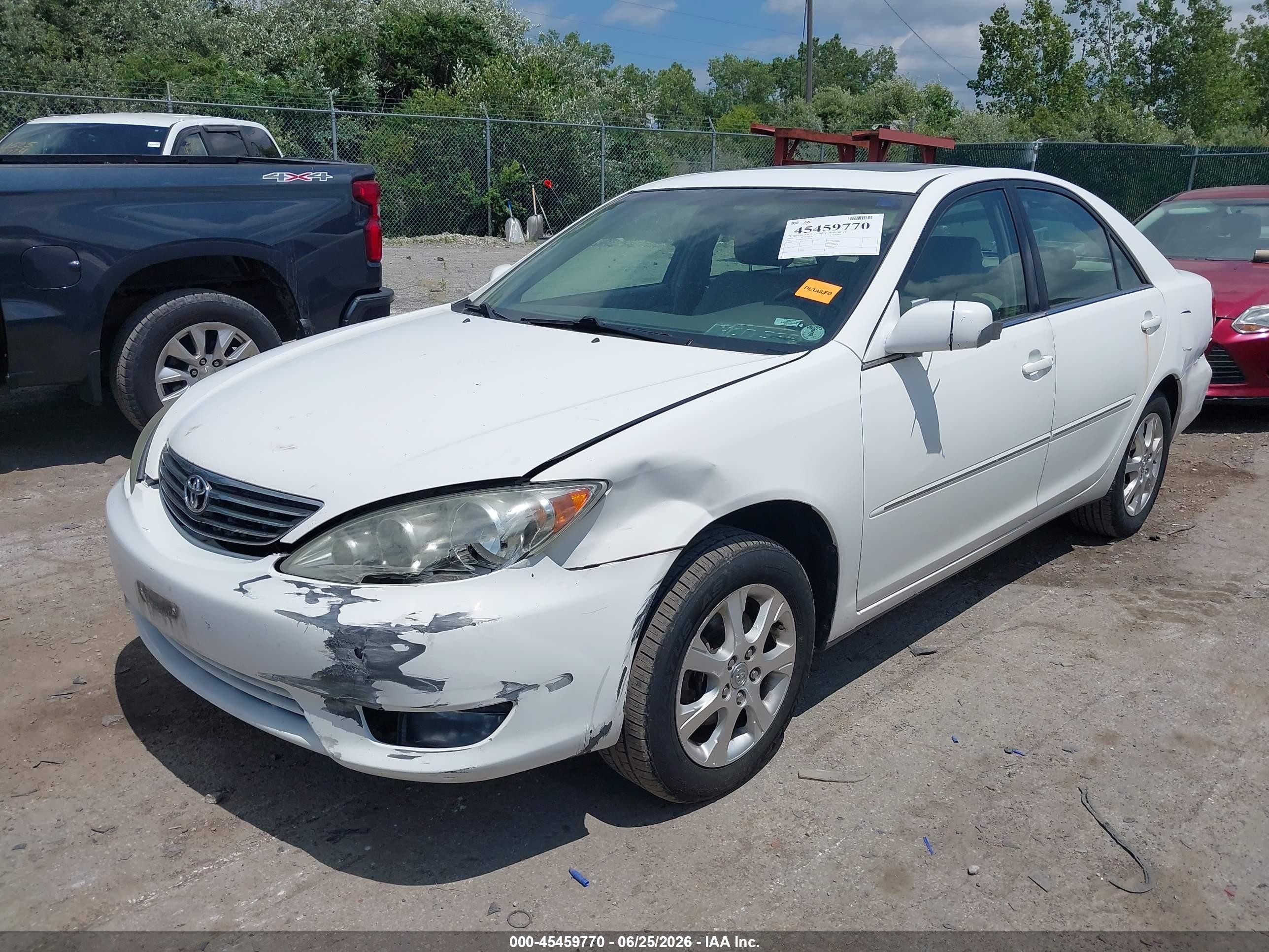 2005 Toyota Camry Xle V6 White vin: 4T1BF30K45U614748