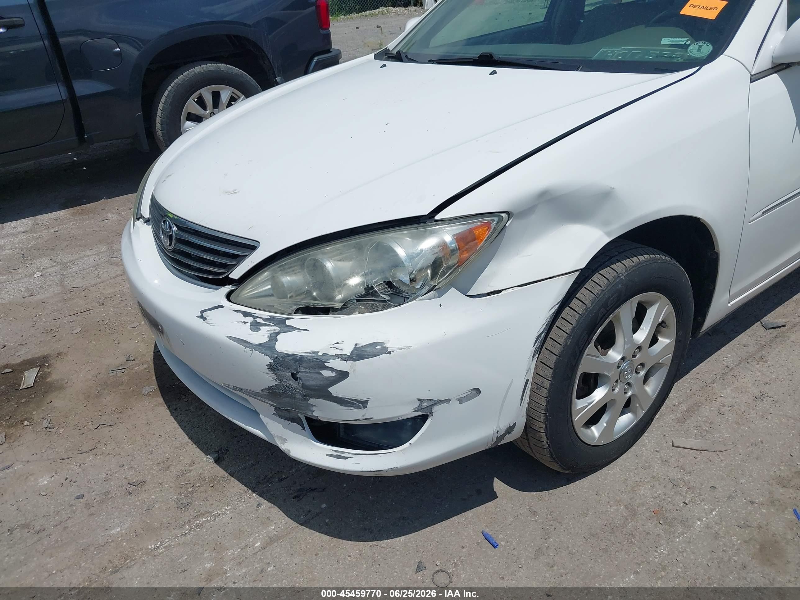 2005 Toyota Camry Xle V6 White vin: 4T1BF30K45U614748