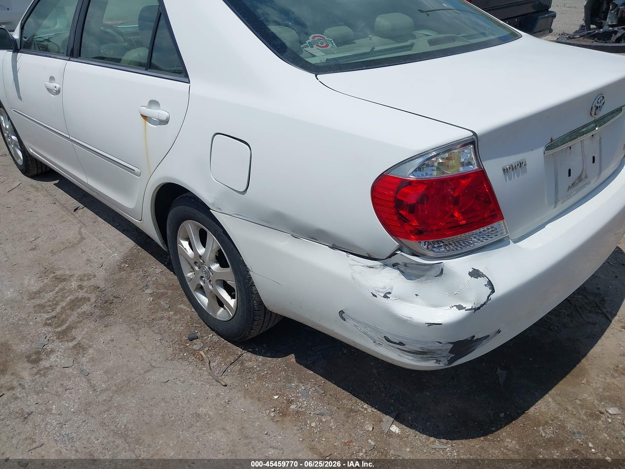 2005 Toyota Camry Xle V6 White vin: 4T1BF30K45U614748