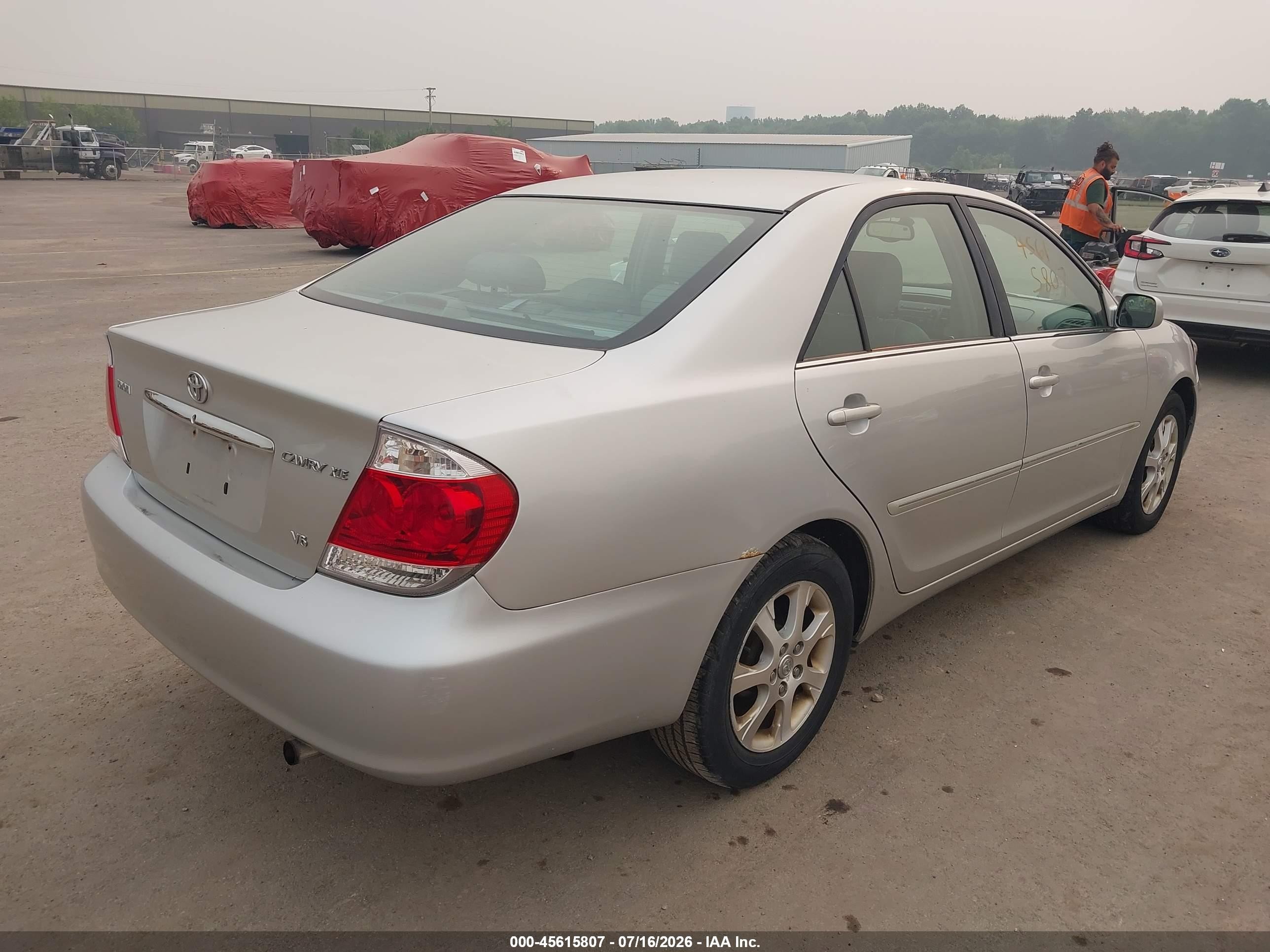 2005 Toyota Camry Xle V6 Серый vin: 4T1BF30K45U619075