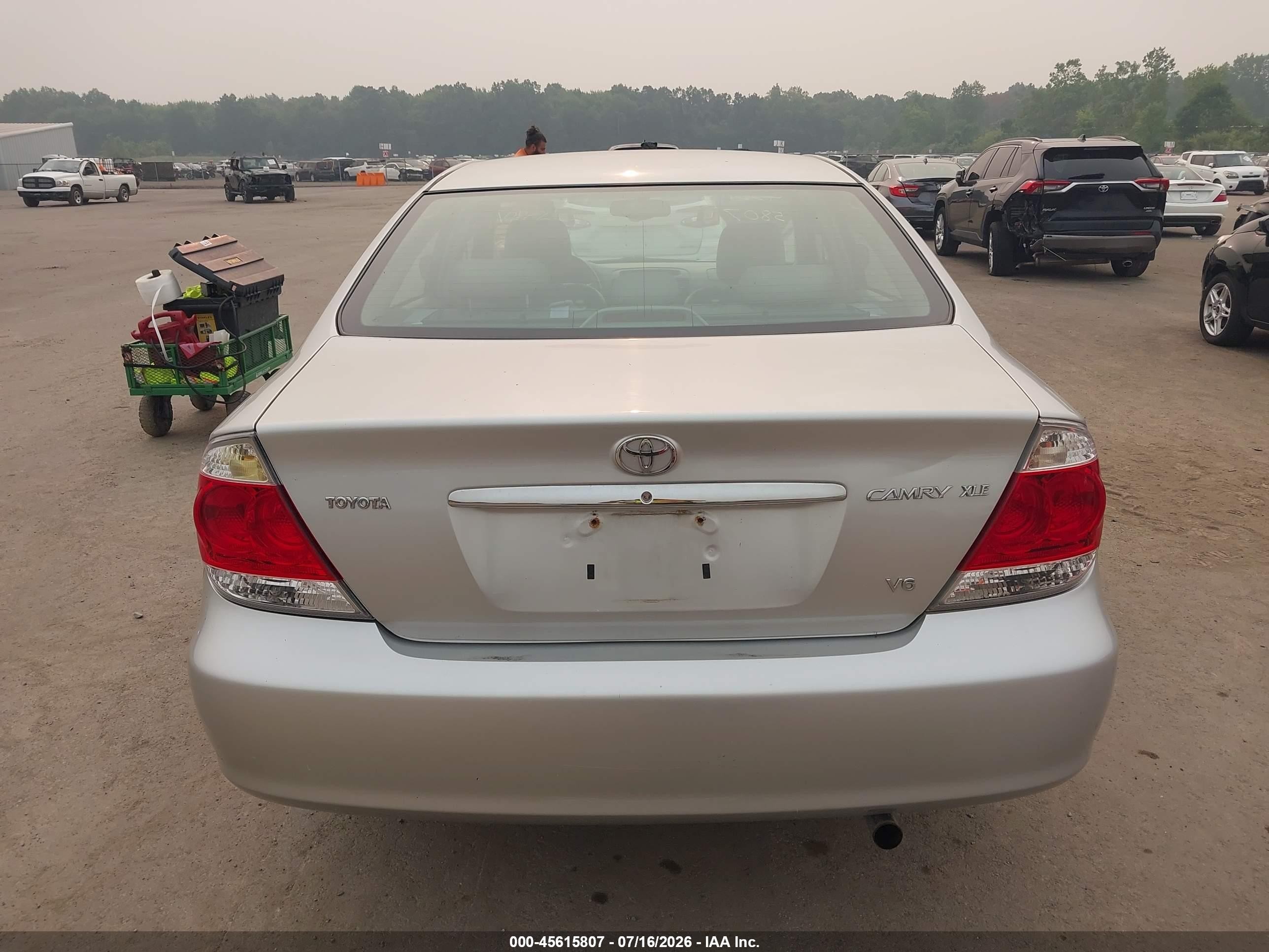 2005 Toyota Camry Xle V6 Серый vin: 4T1BF30K45U619075