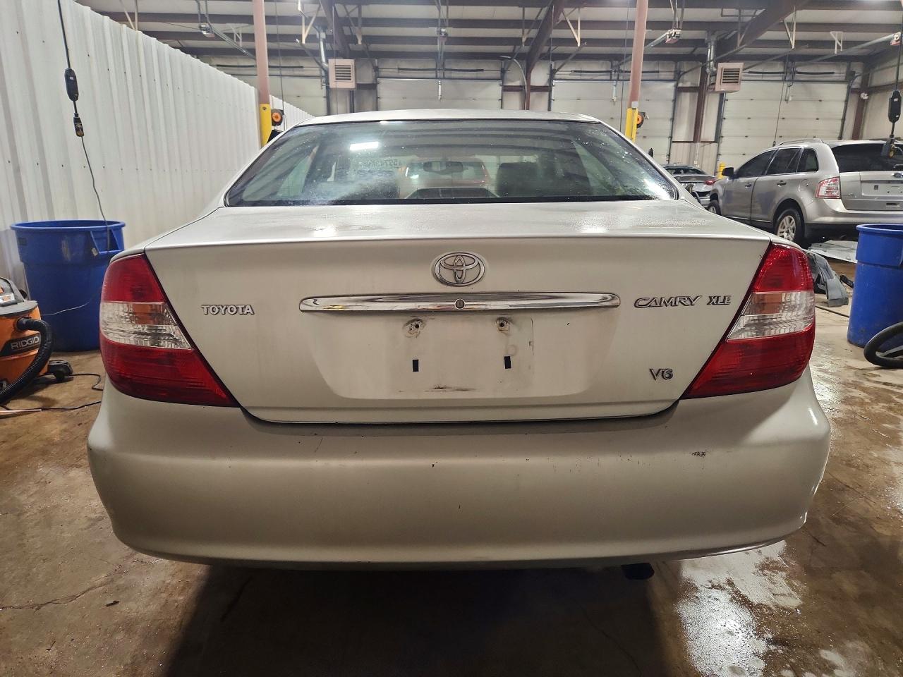 2002 Toyota Camry Xle V6 Silver vin: 4T1BF30K52U532765