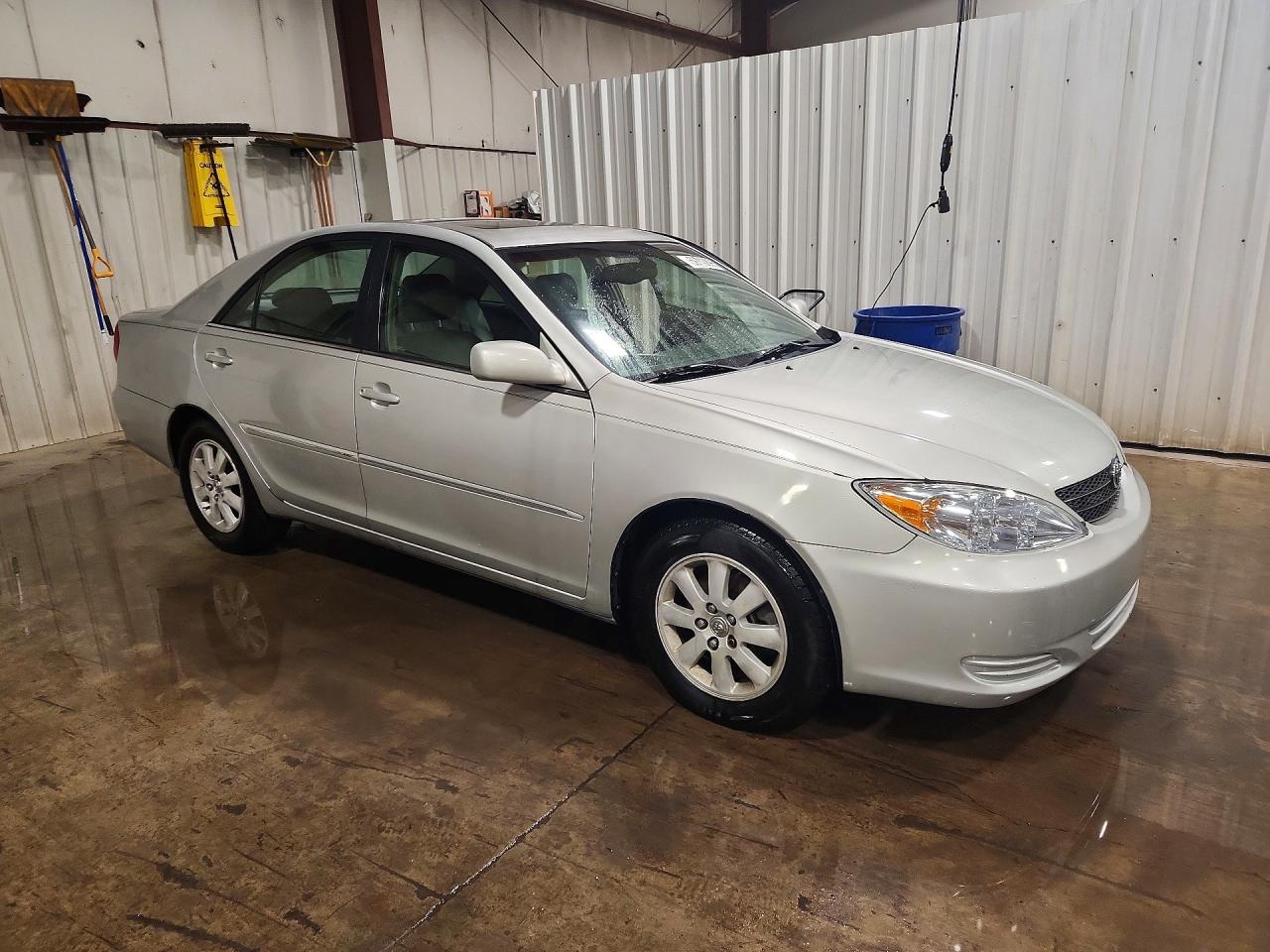 2002 Toyota Camry Xle V6 Silver vin: 4T1BF30K52U532765