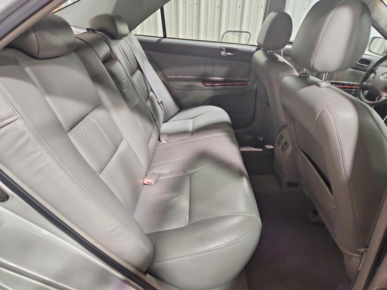 2002 Toyota Camry Xle V6 Silver vin: 4T1BF30K52U532765