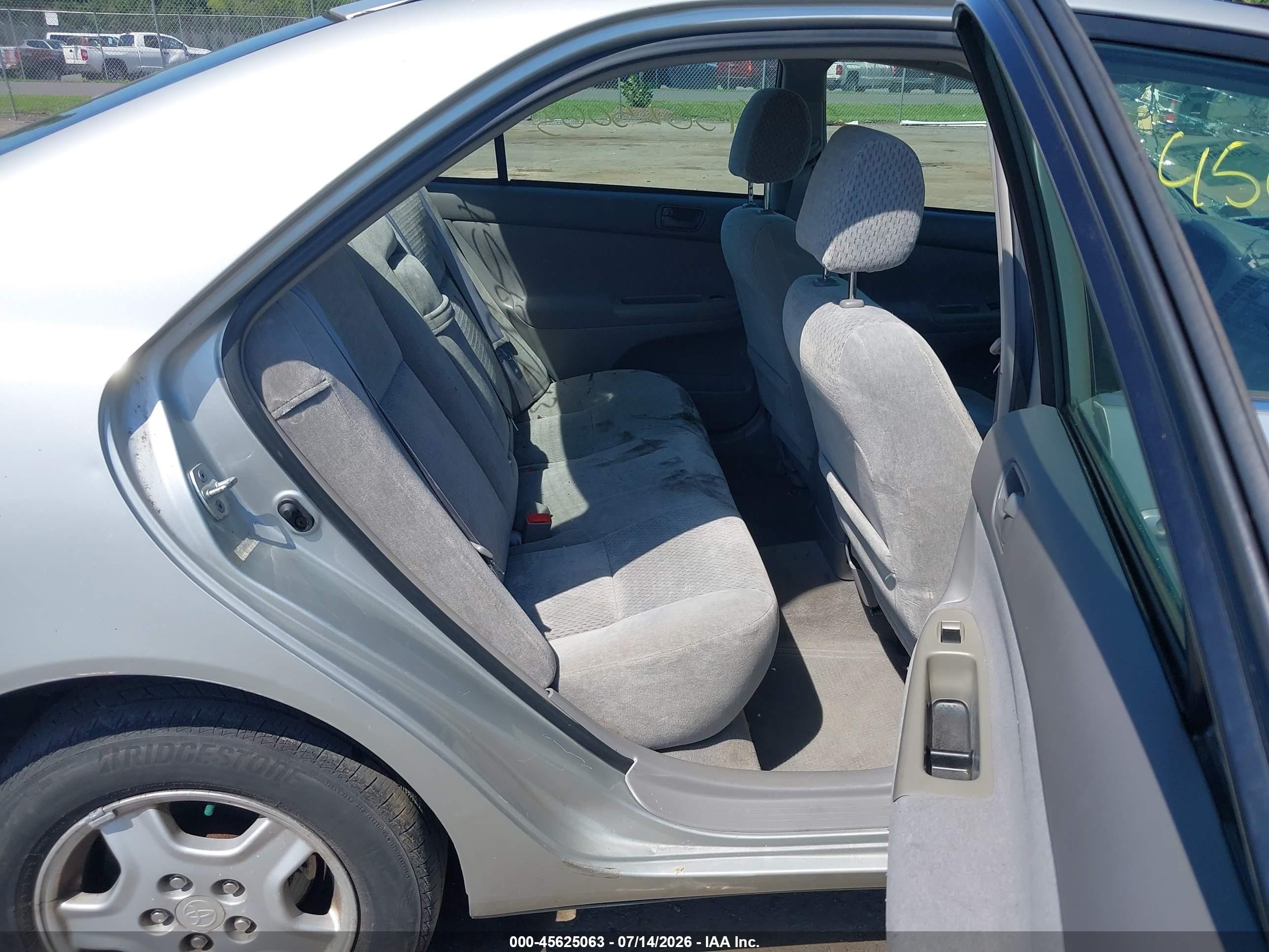 2003 Toyota Camry Le V6 Silver vin: 4T1BF30K53U042778