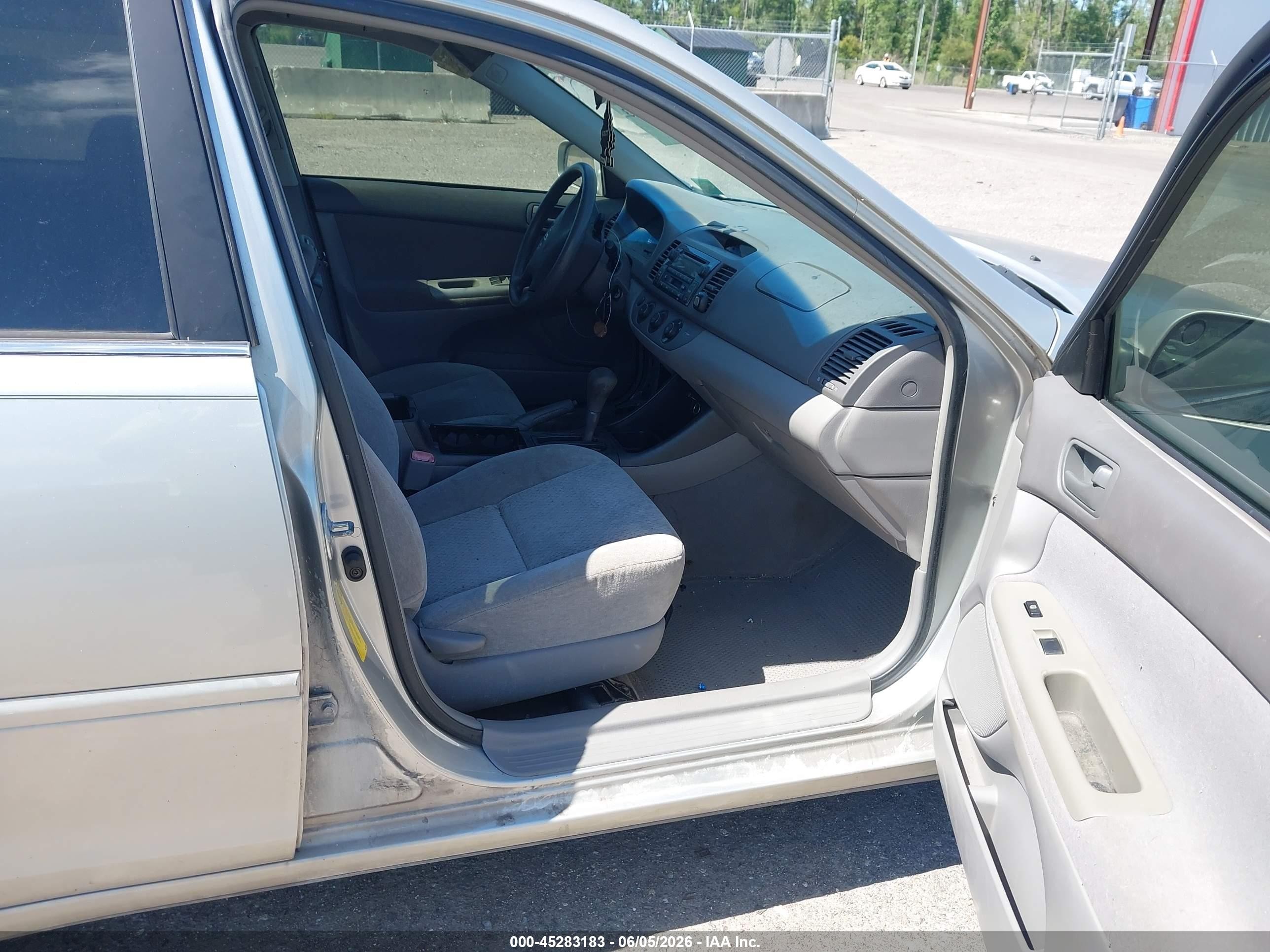 2004 Toyota Camry Le/xle/se Silver vin: 4T1BF30K54U572363