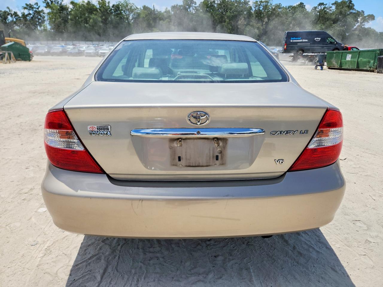2004 Toyota Camry Le V6 Tan vin: 4T1BF30K54U584982