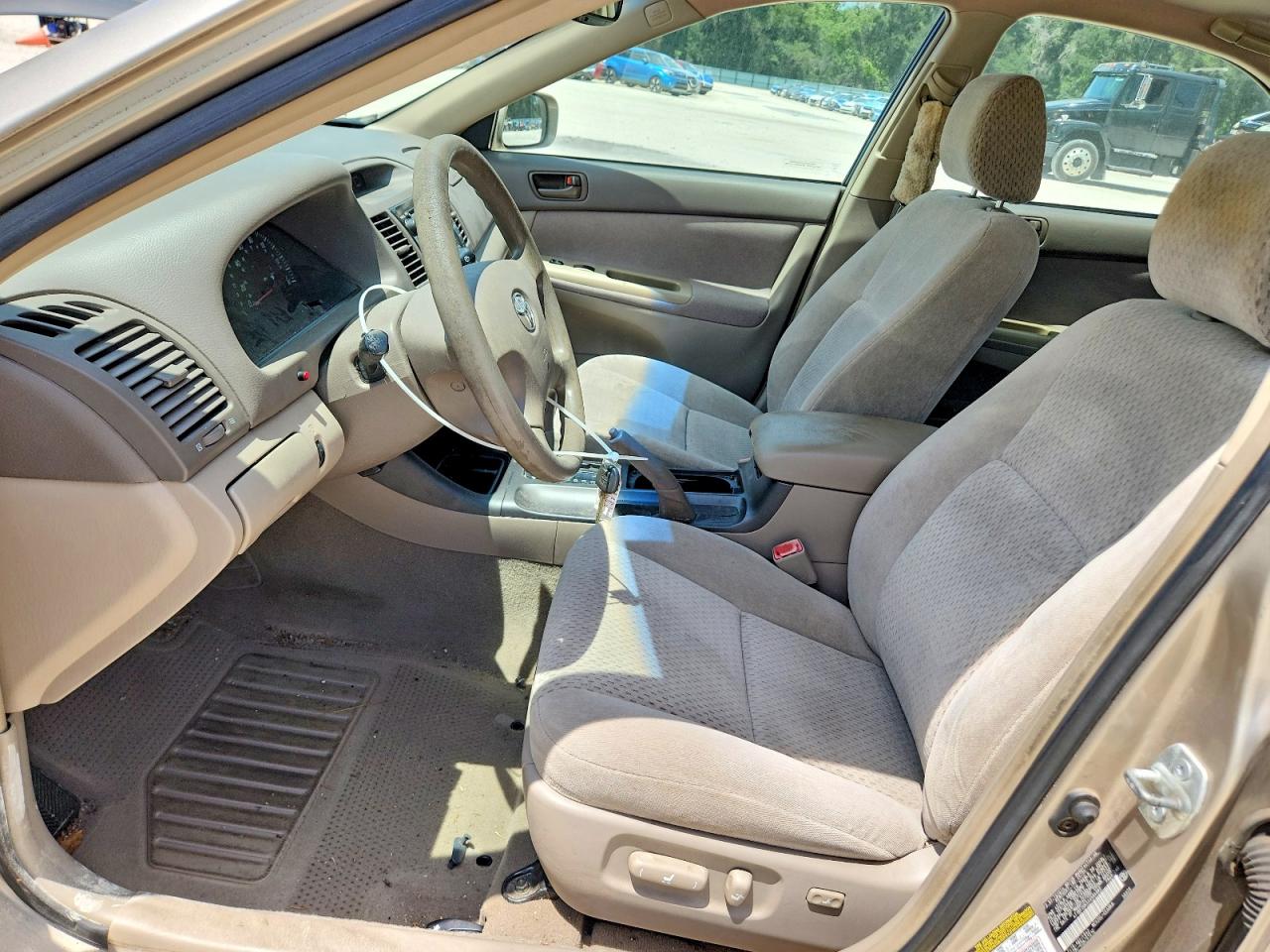 2004 Toyota Camry Le V6 Tan vin: 4T1BF30K54U584982