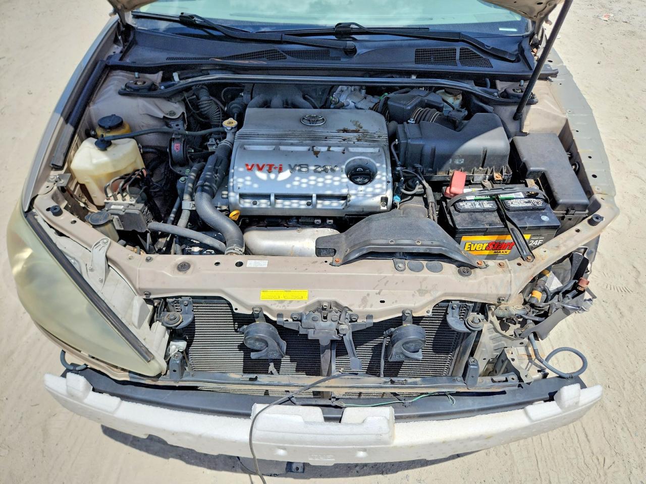 2004 Toyota Camry Le V6 Tan vin: 4T1BF30K54U584982