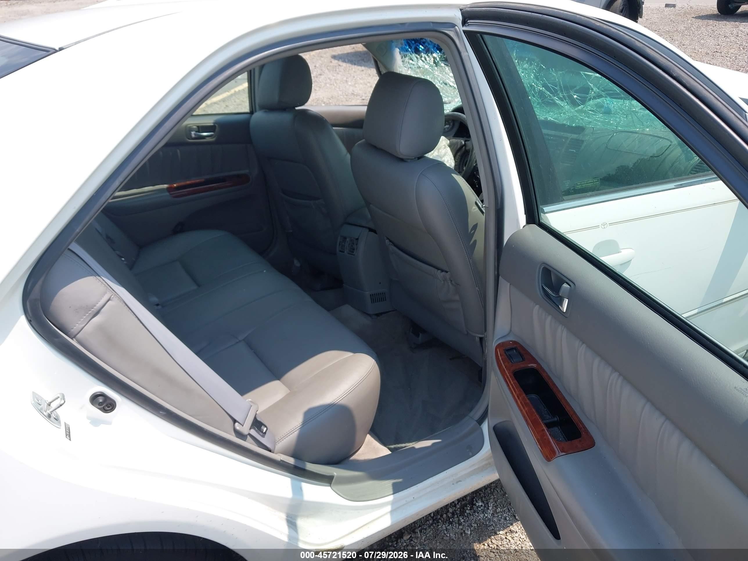 2005 Toyota Camry Xle V6 White vin: 4T1BF30K55U096956