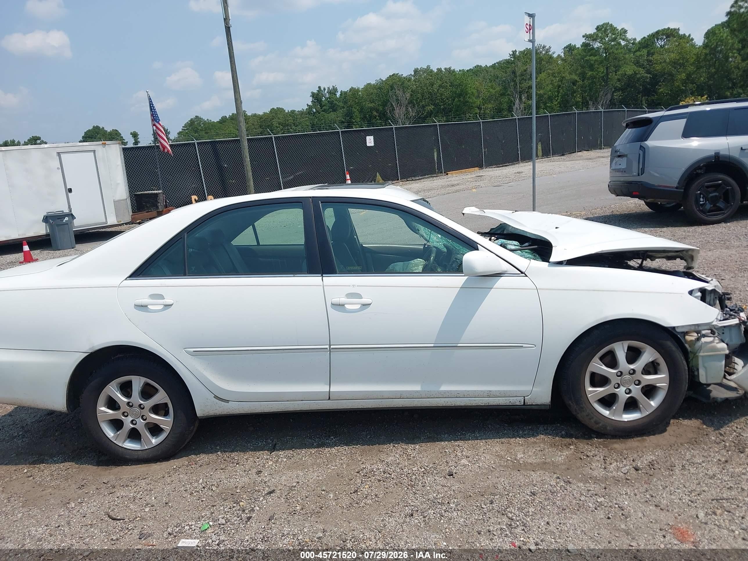 2005 Toyota Camry Xle V6 White vin: 4T1BF30K55U096956