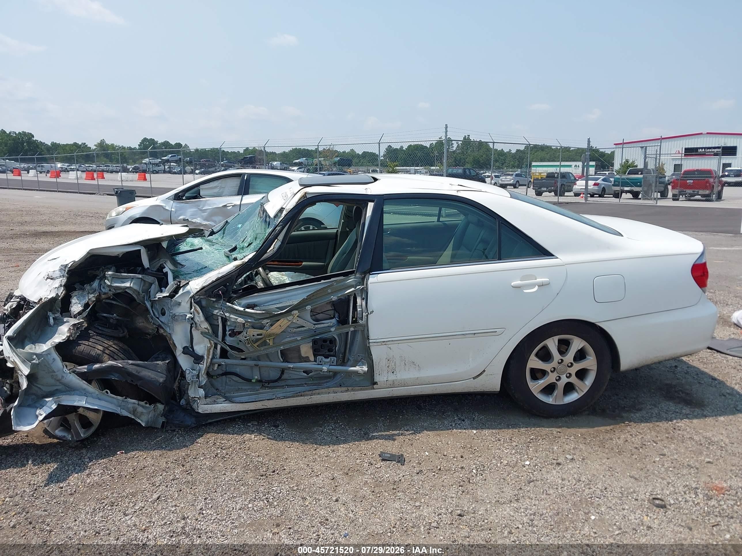 2005 Toyota Camry Xle V6 White vin: 4T1BF30K55U096956