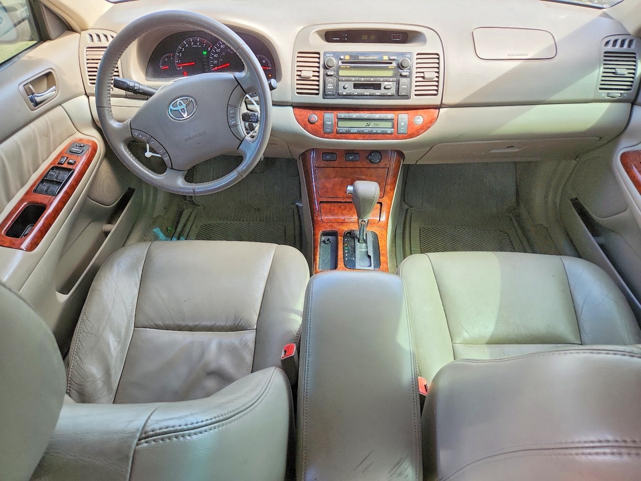2005 Toyota Camry Le V6 Gold vin: 4T1BF30K55U098061
