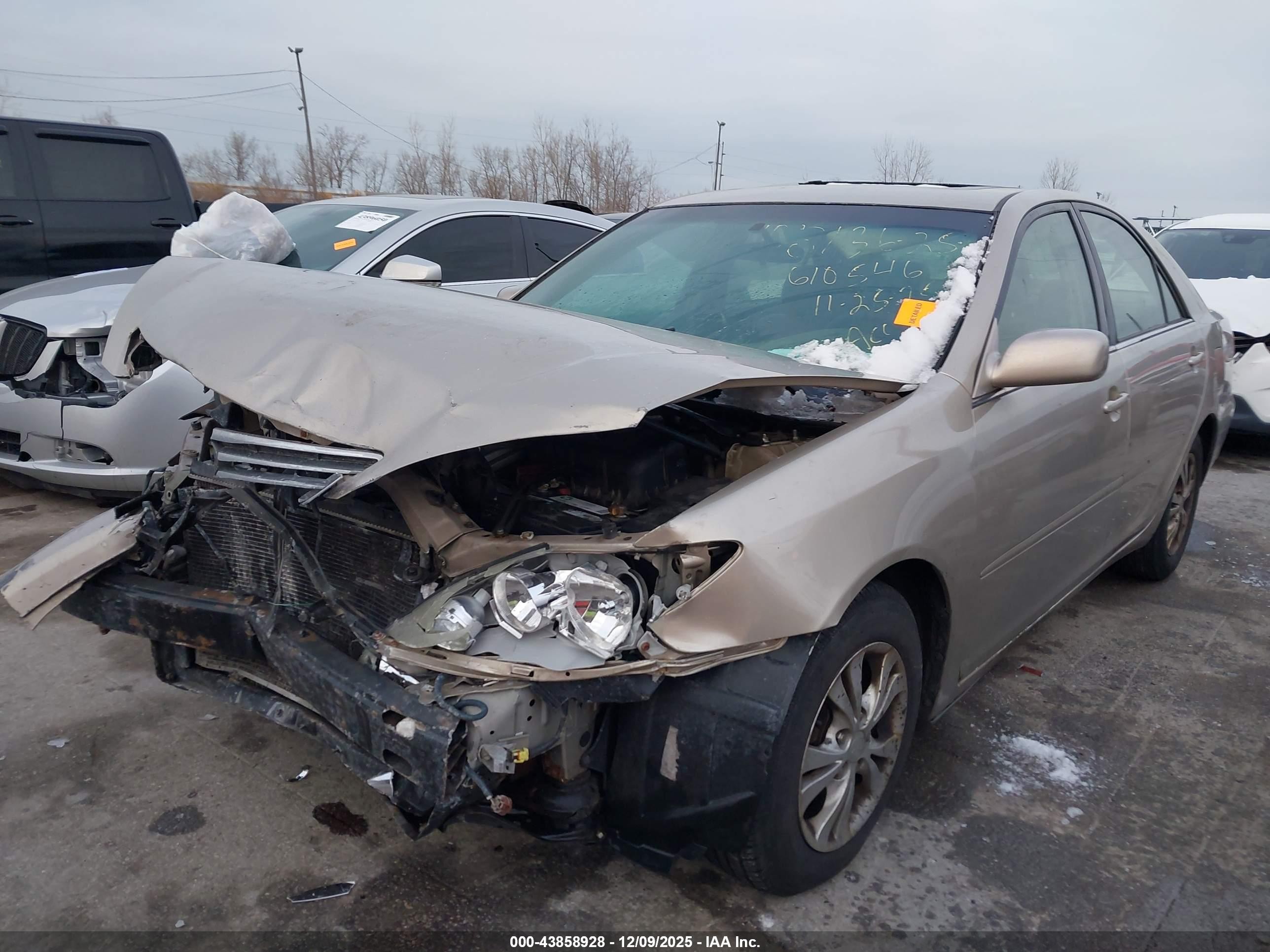 2005 Toyota Camry Le V6 Желто-коричневый vin: 4T1BF30K55U610546