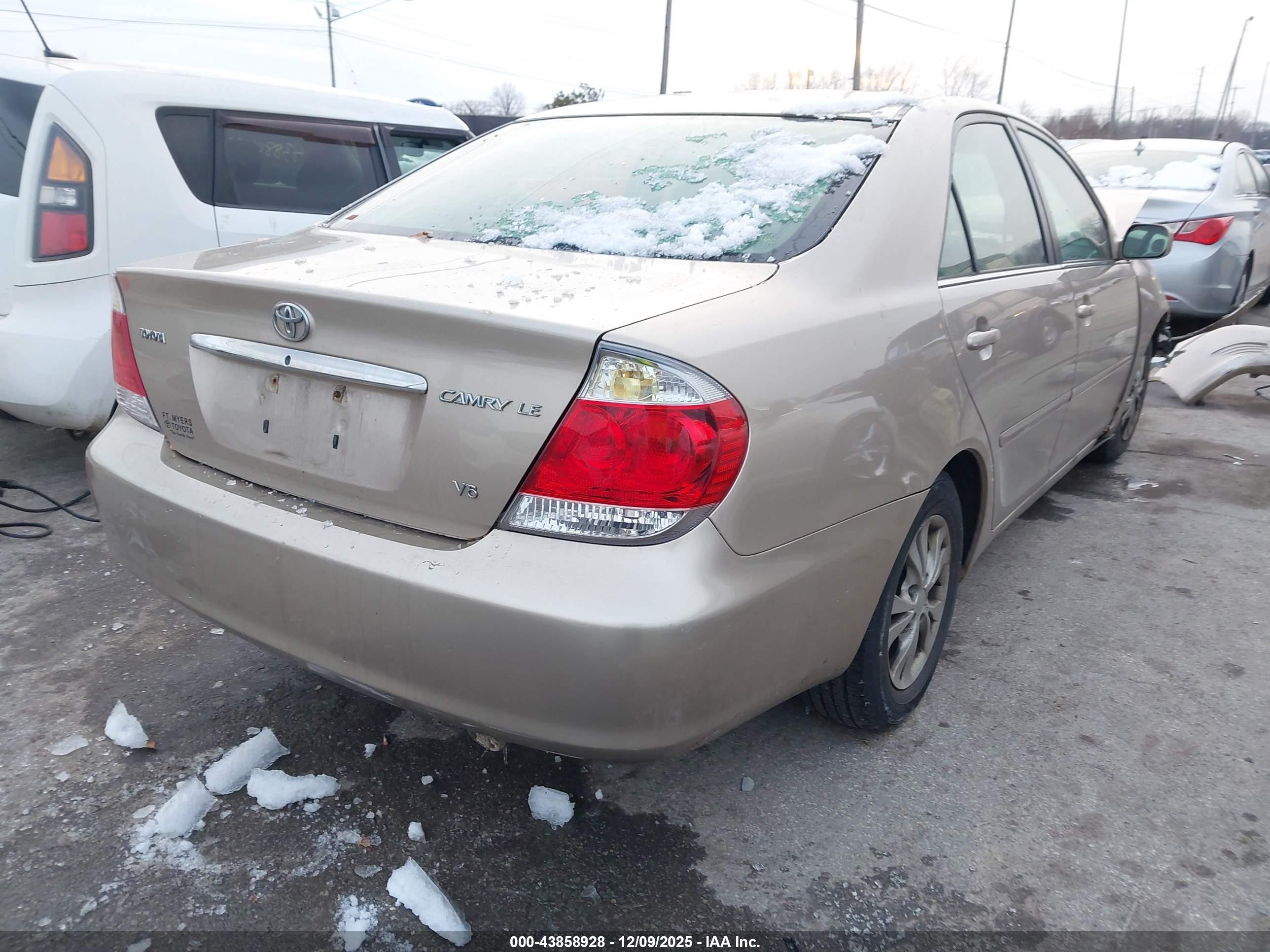 2005 Toyota Camry Le V6 Желто-коричневый vin: 4T1BF30K55U610546