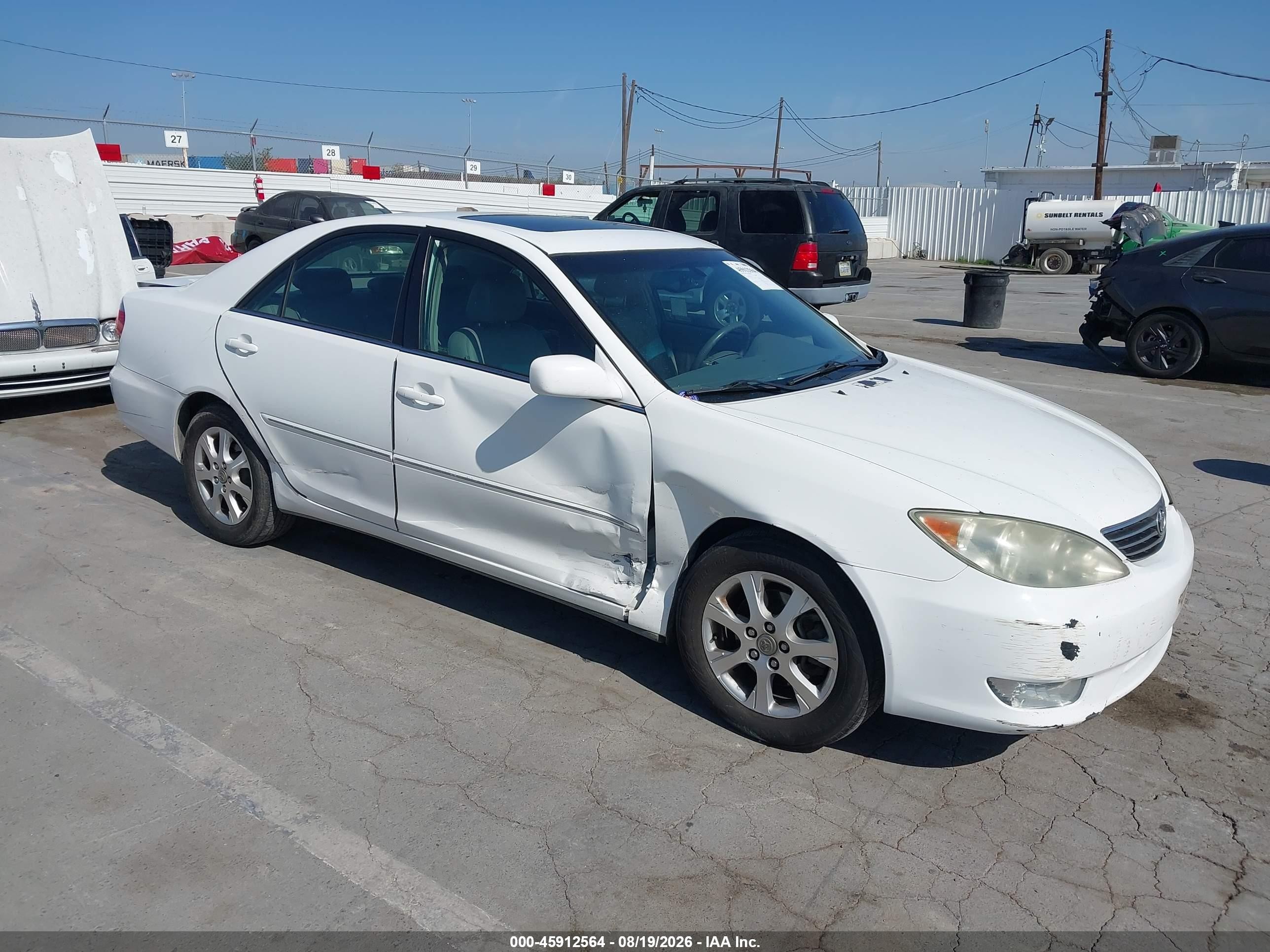 2005 Toyota Camry Xle V6 White vin: 4T1BF30K55U618100
