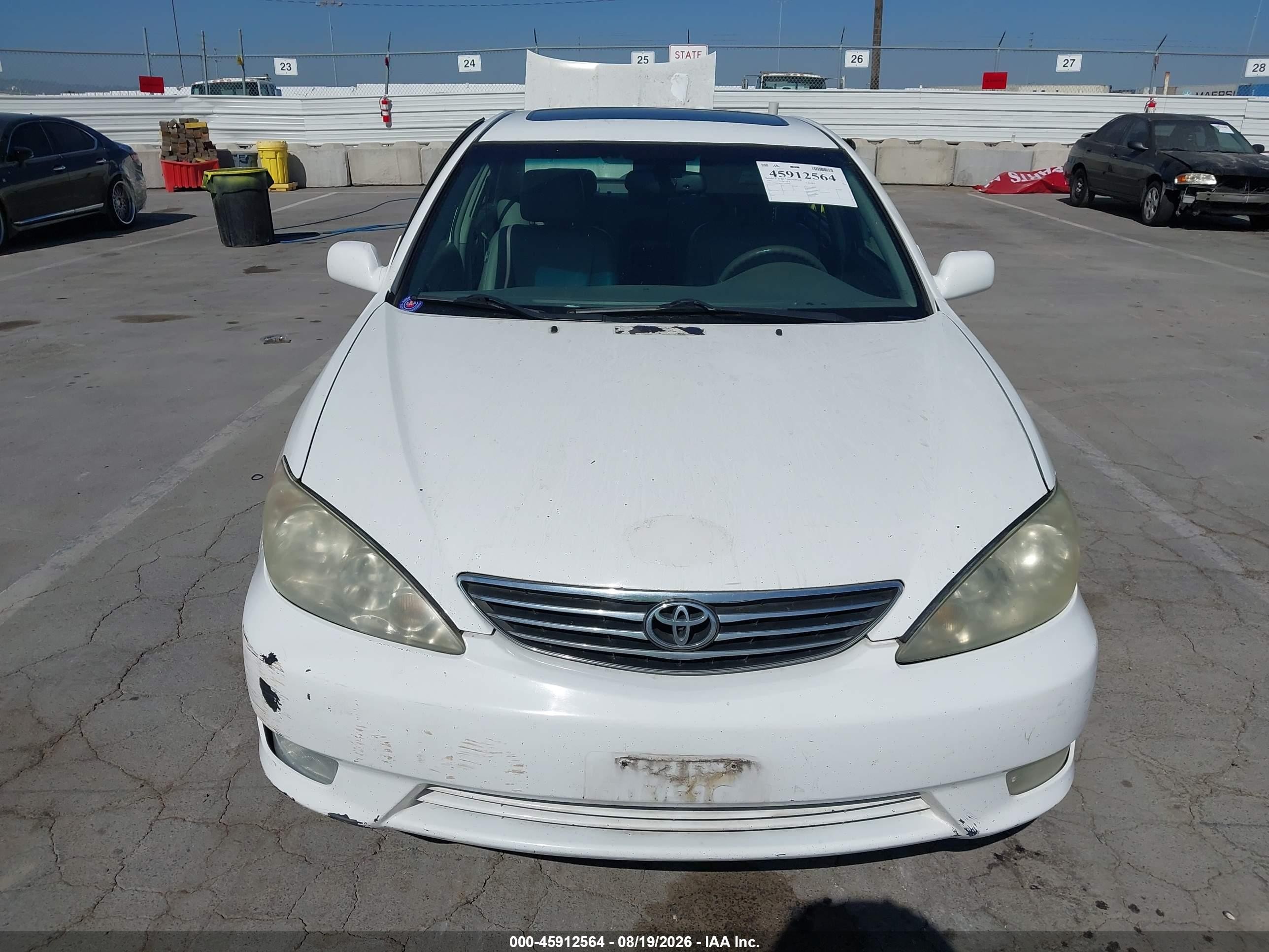 2005 Toyota Camry Xle V6 White vin: 4T1BF30K55U618100