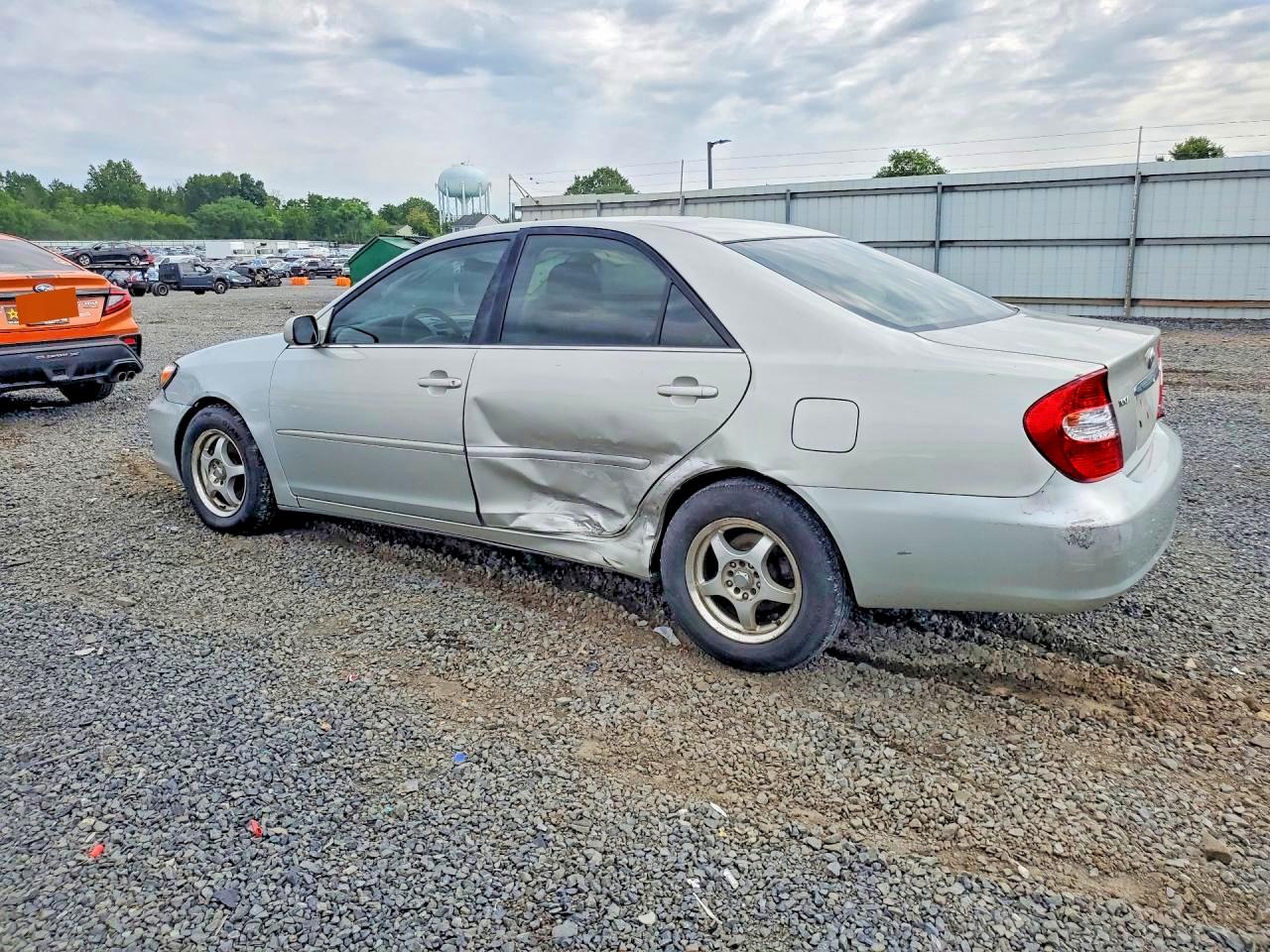 2003 Toyt Camry Silver vin: 4T1BF30K63U559152