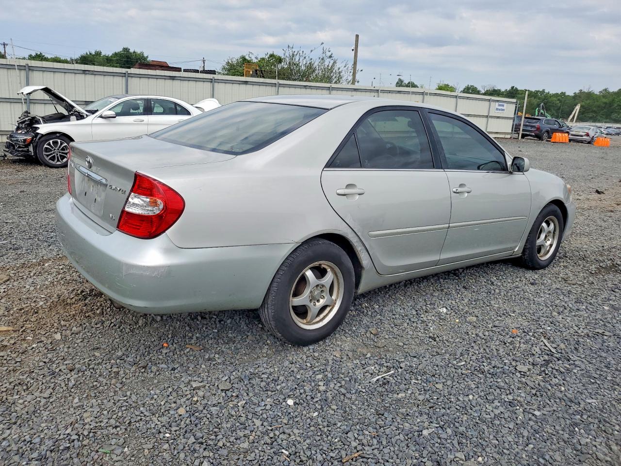 2003 Toyt Camry Silver vin: 4T1BF30K63U559152