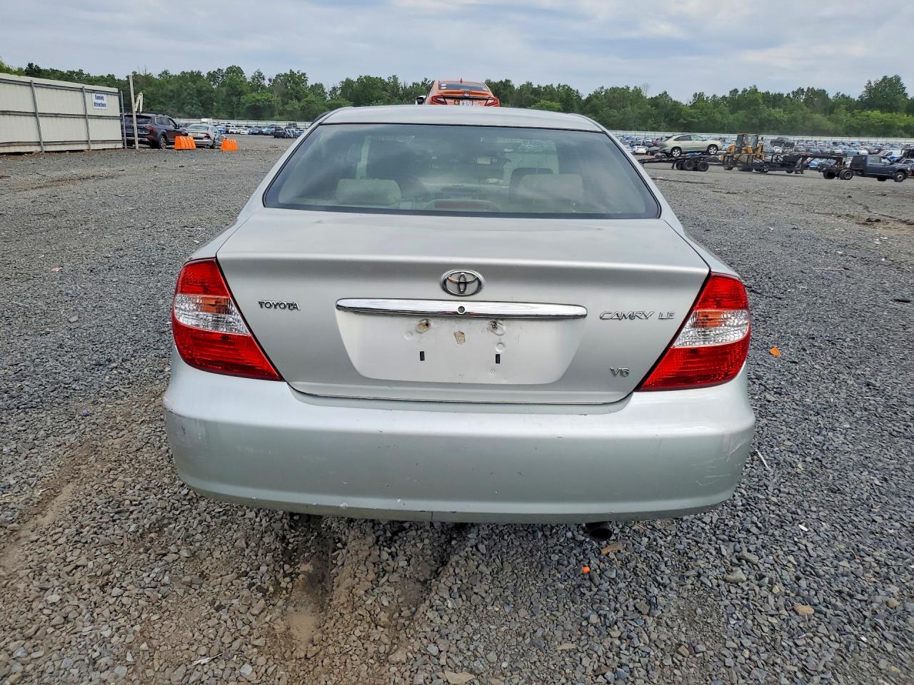 2003 Toyt Camry Silver vin: 4T1BF30K63U559152