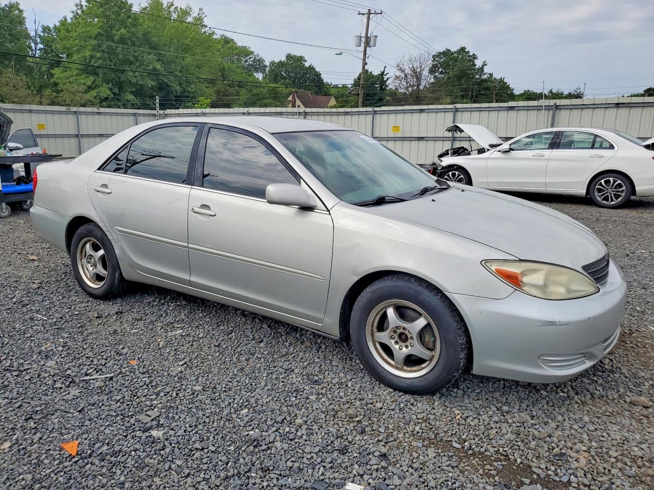 2003 Toyt Camry Silver vin: 4T1BF30K63U559152