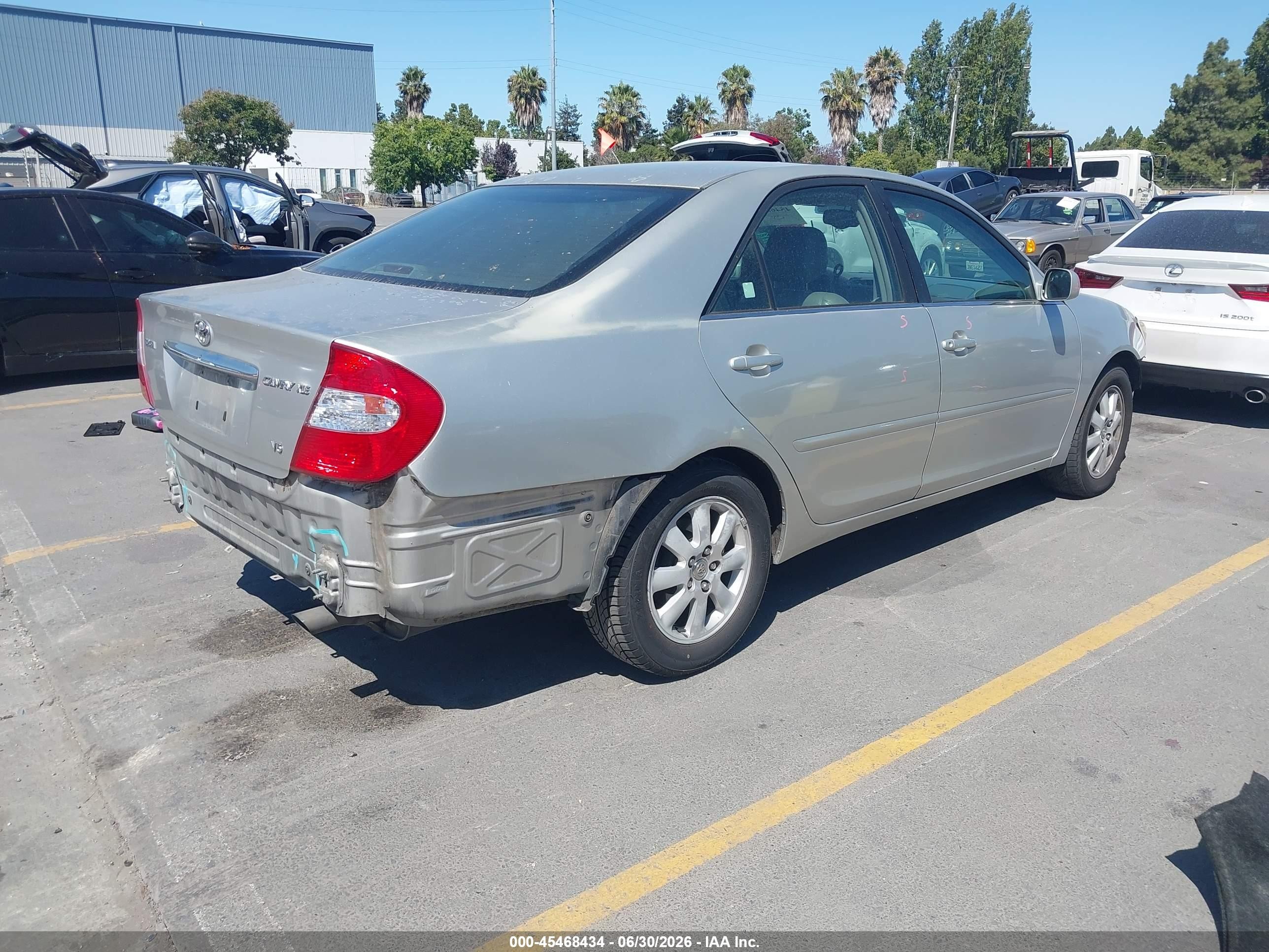 2004 Toyota Camry Xle V6 Серебряный vin: 4T1BF30K64U578608