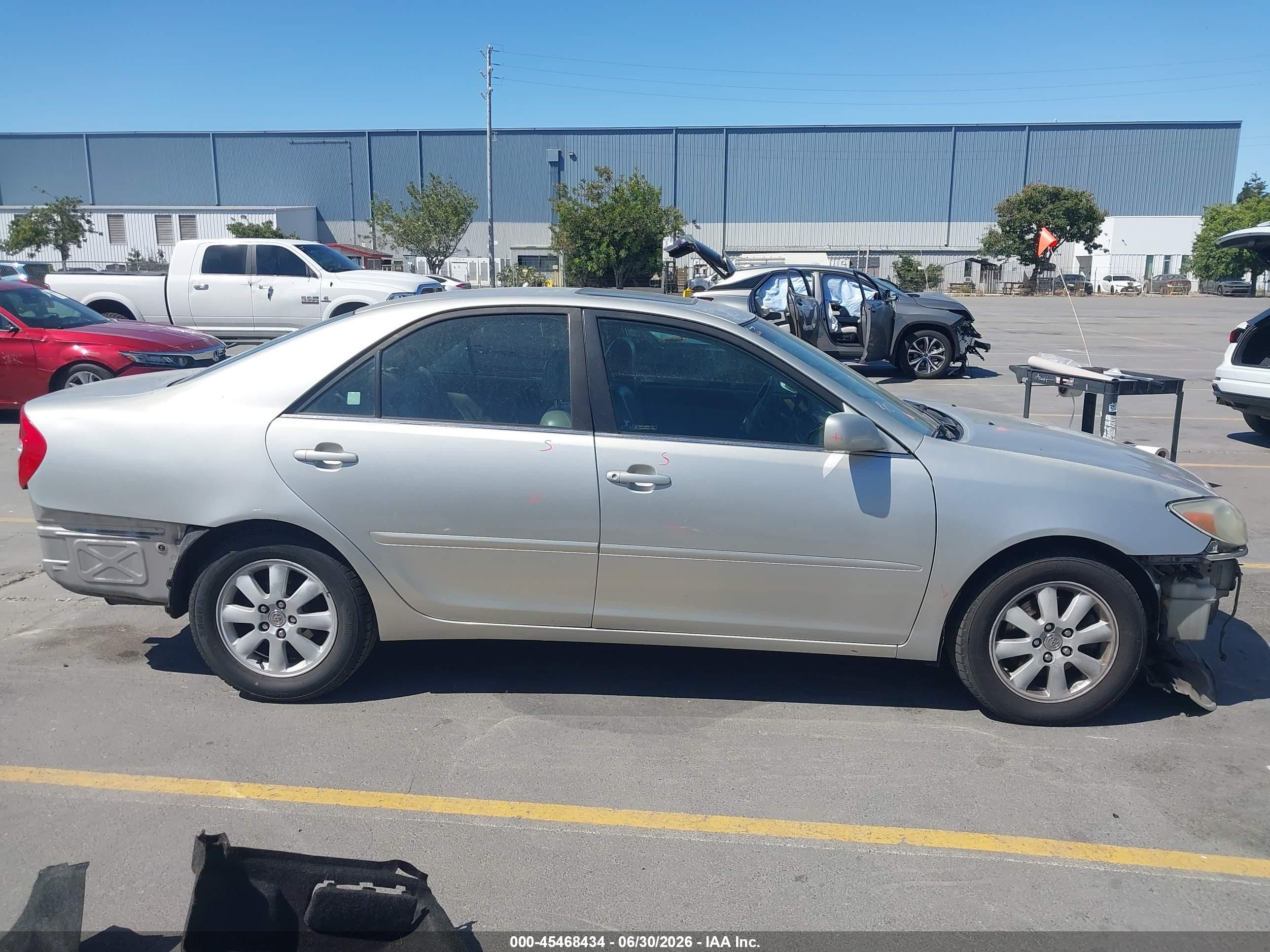 2004 Toyota Camry Xle V6 Серебряный vin: 4T1BF30K64U578608