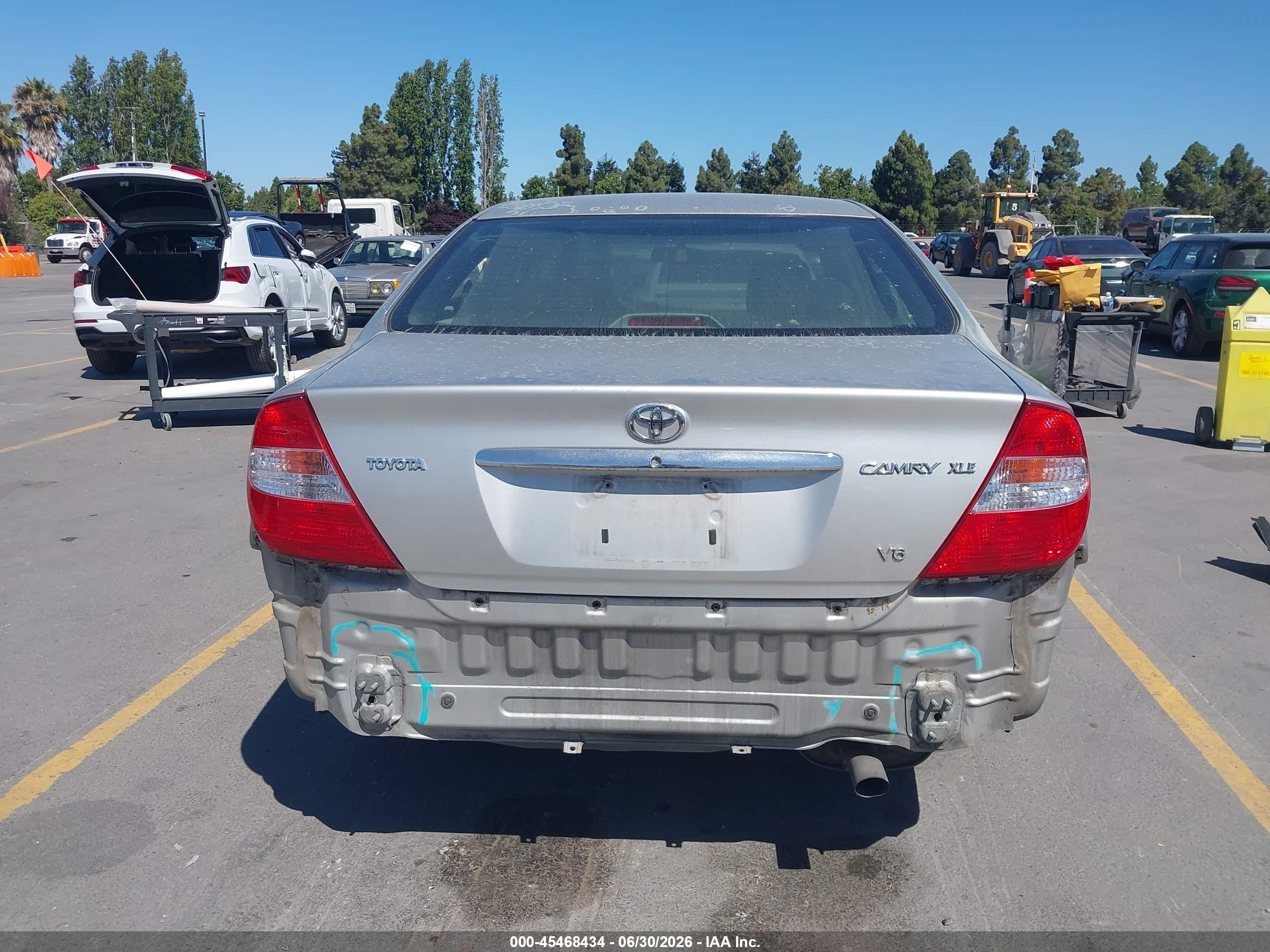 2004 Toyota Camry Xle V6 Серебряный vin: 4T1BF30K64U578608