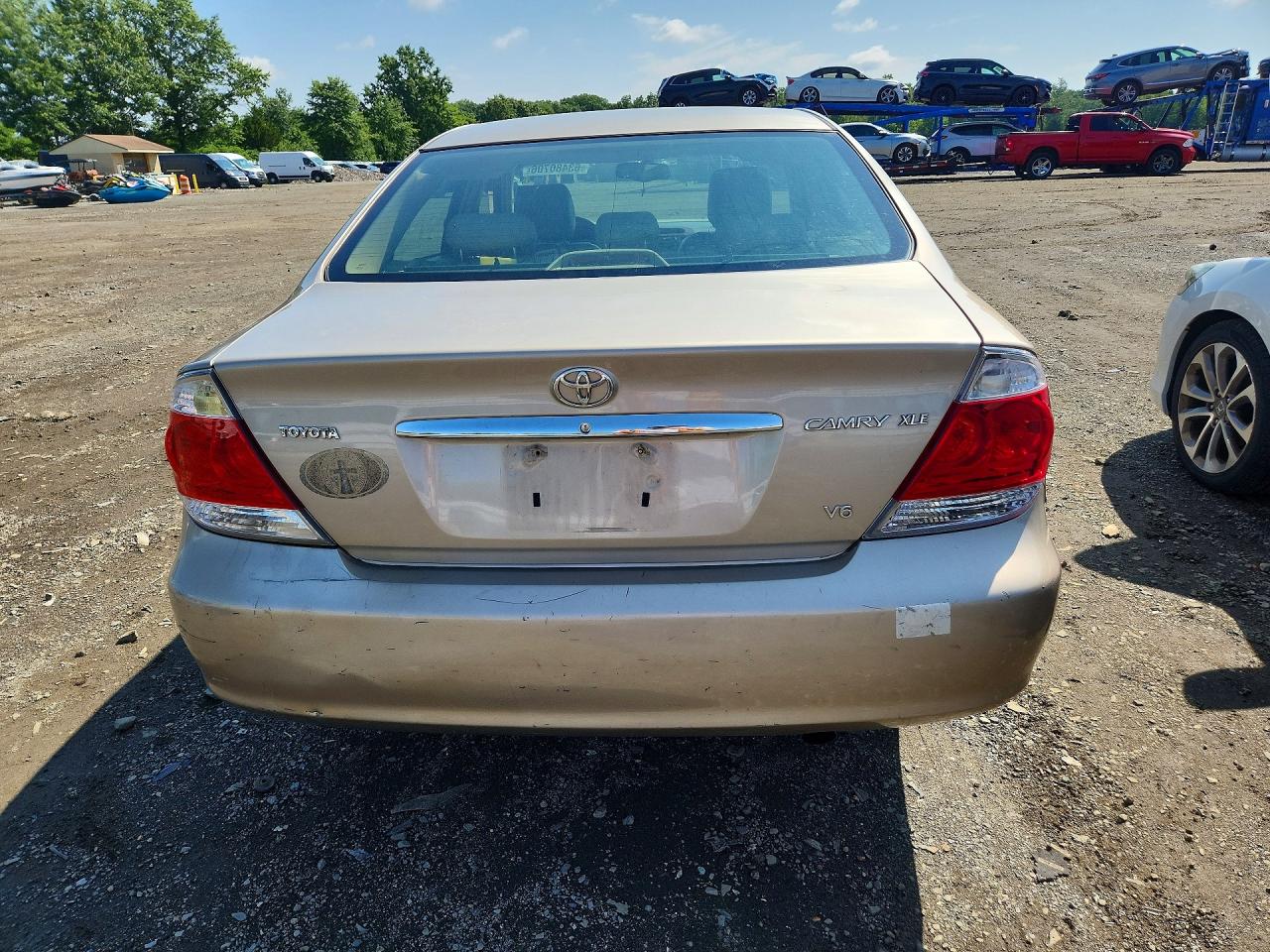 2005 Toyota Camry Xle V6 Gold vin: 4T1BF30K65U102845