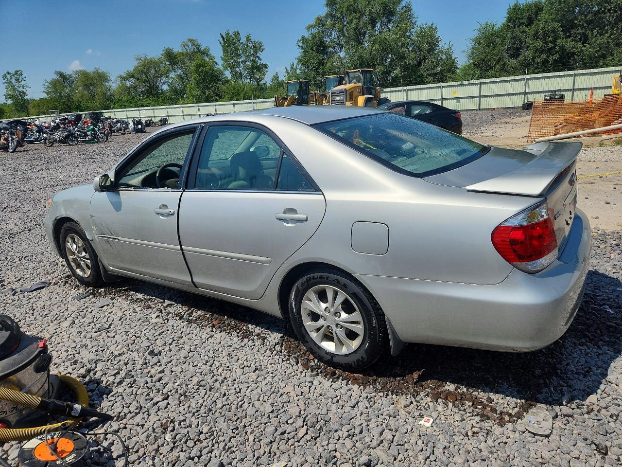 2005 Toyota Camry Le V6 Silver vin: 4T1BF30K65U620194
