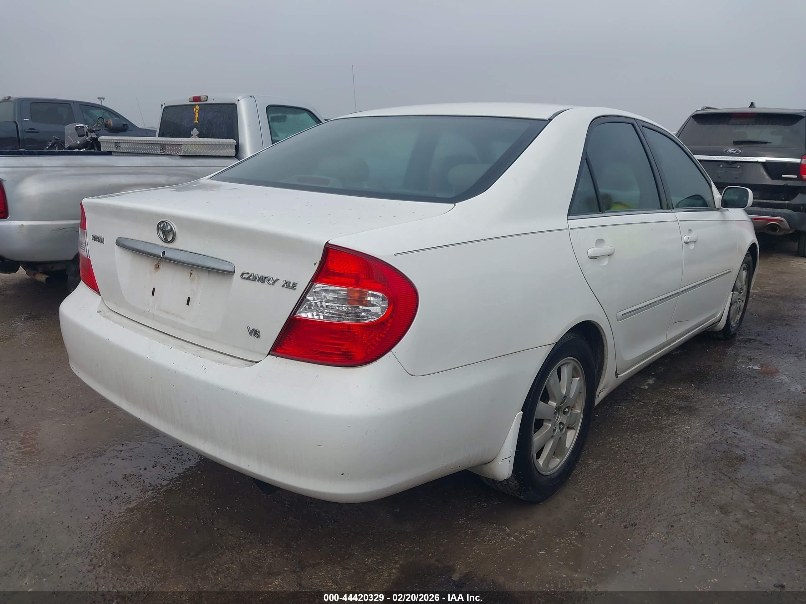 2002 Toyota Camry Xle V6 White vin: 4T1BF30K72U030503
